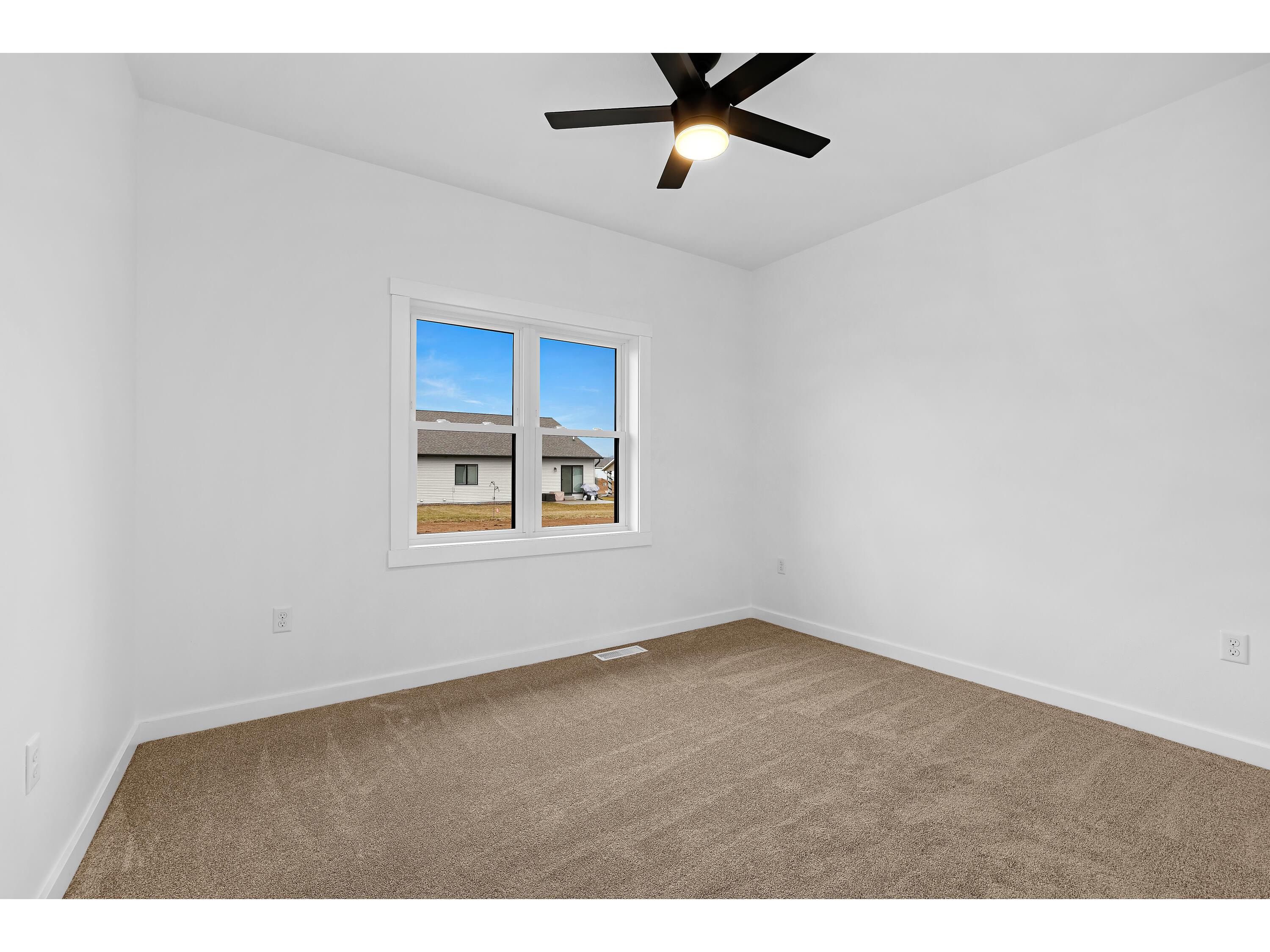 826 Clark Holmen WI 54636 1944837 image10