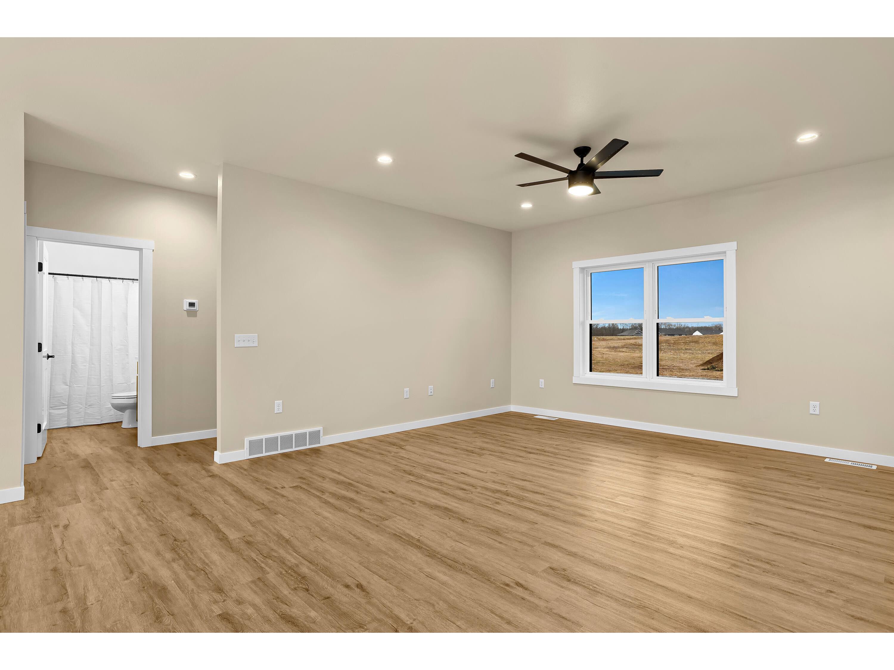 826 Clark Holmen WI 54636 1944837 image8