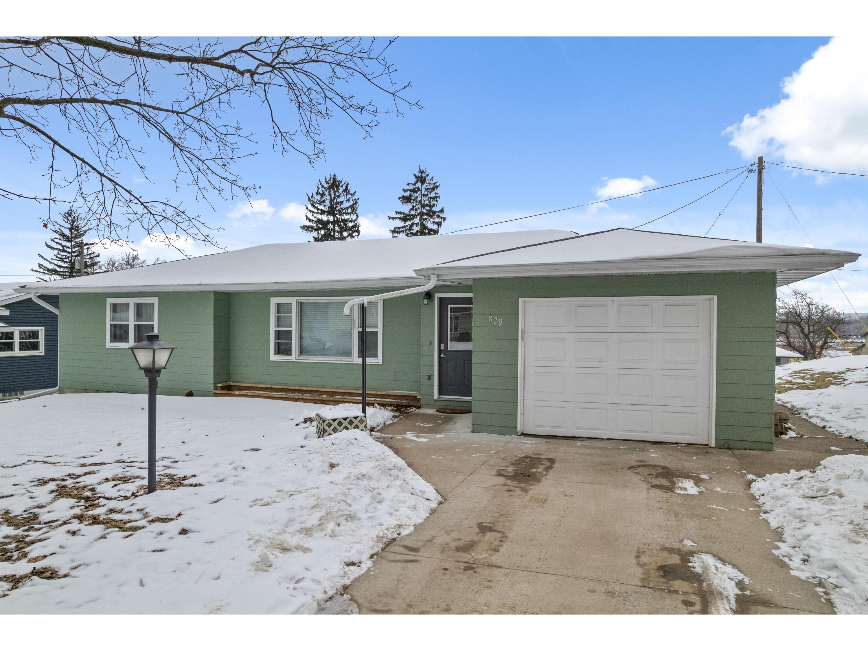 829 S Hill Fountain City WI 54629 1948454 image1