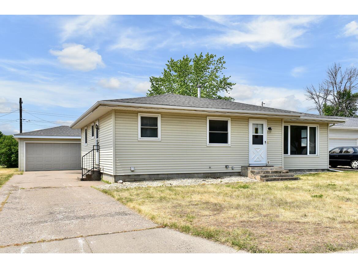 855 49th Goodview MN 55987 1839353 image1