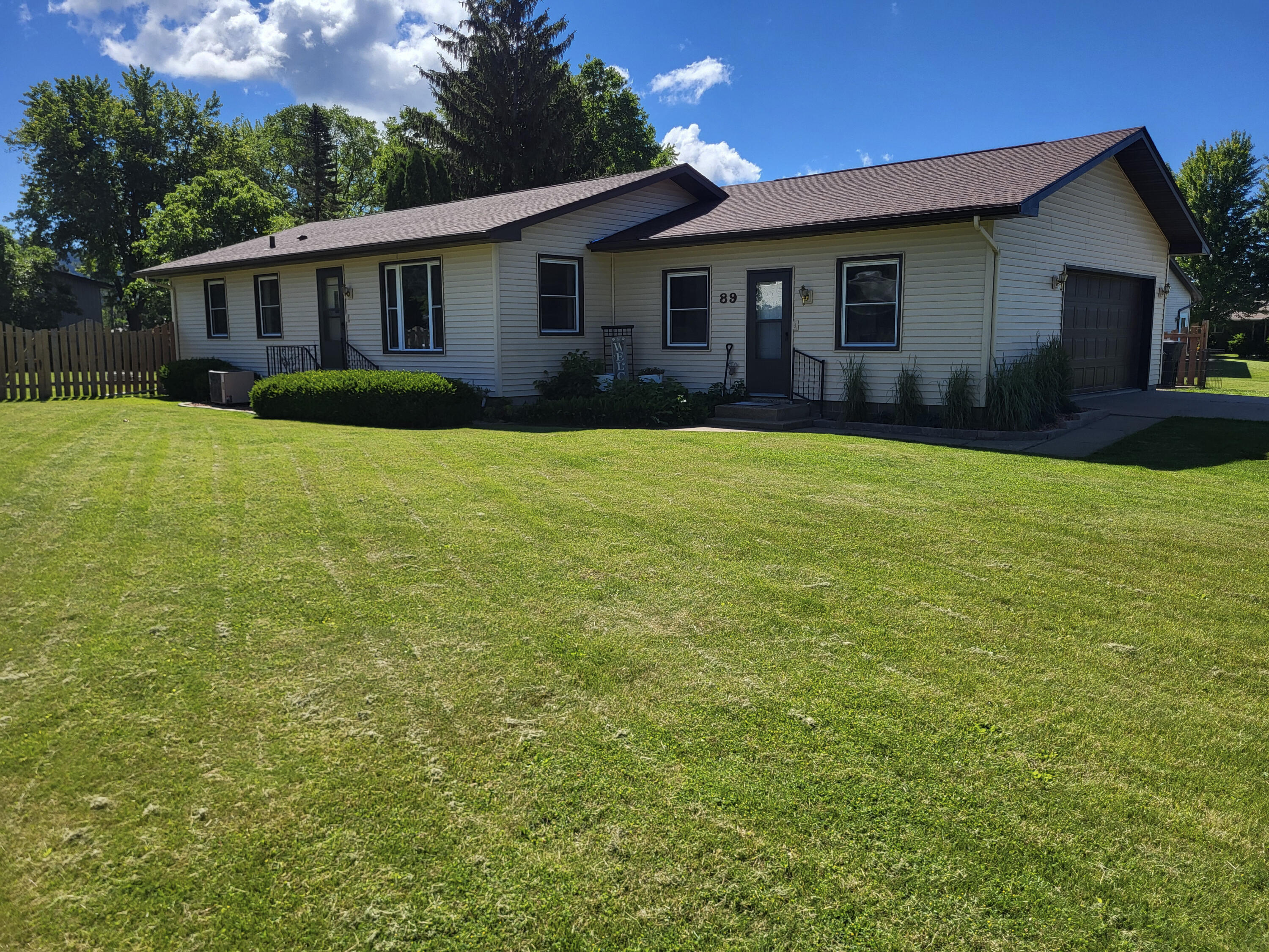 89 W 22nd Buffalo City WI 54622 1879499 image1