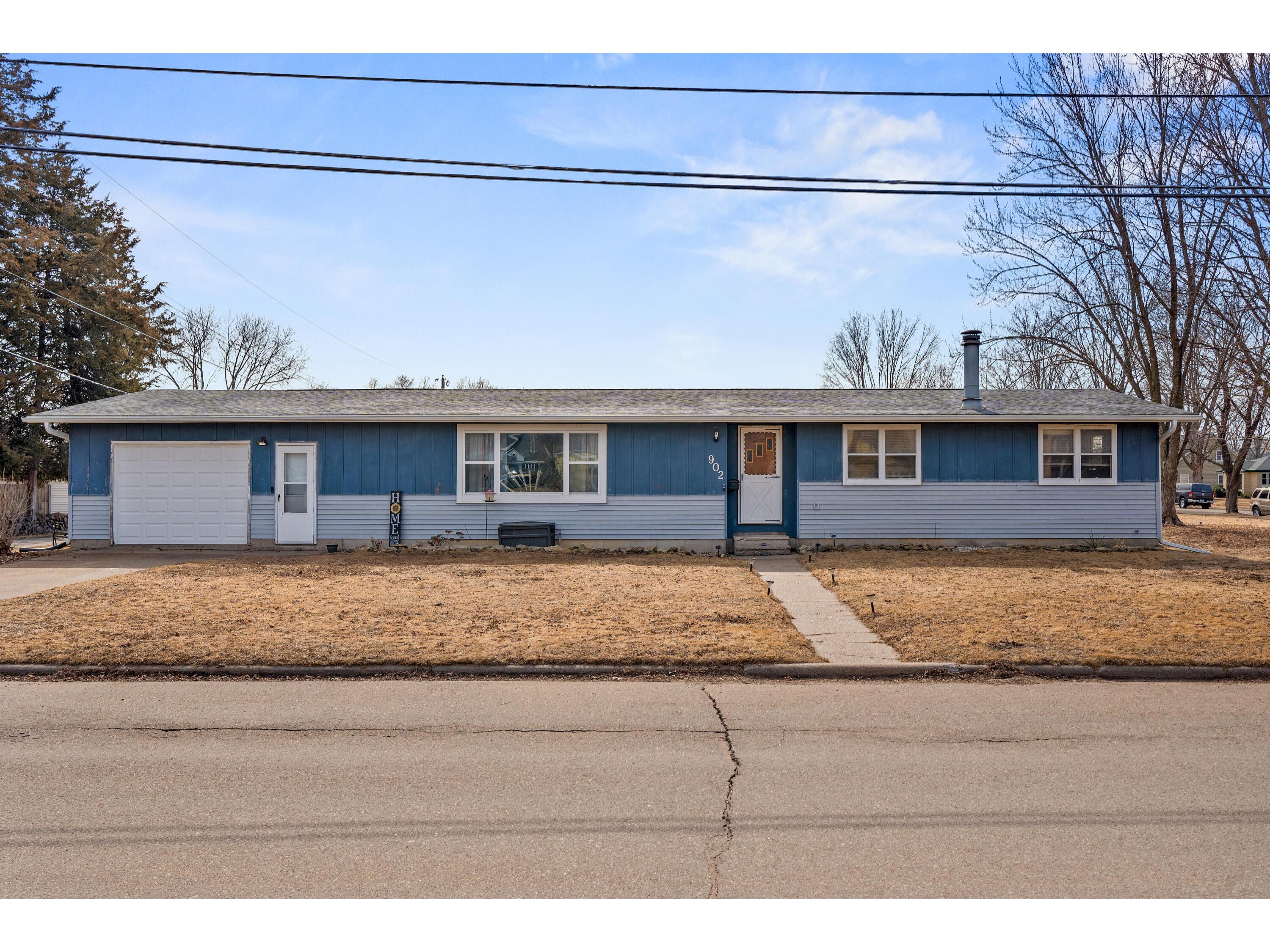 902 E Webster Prairie Du Chien WI 53821 1909096 image1