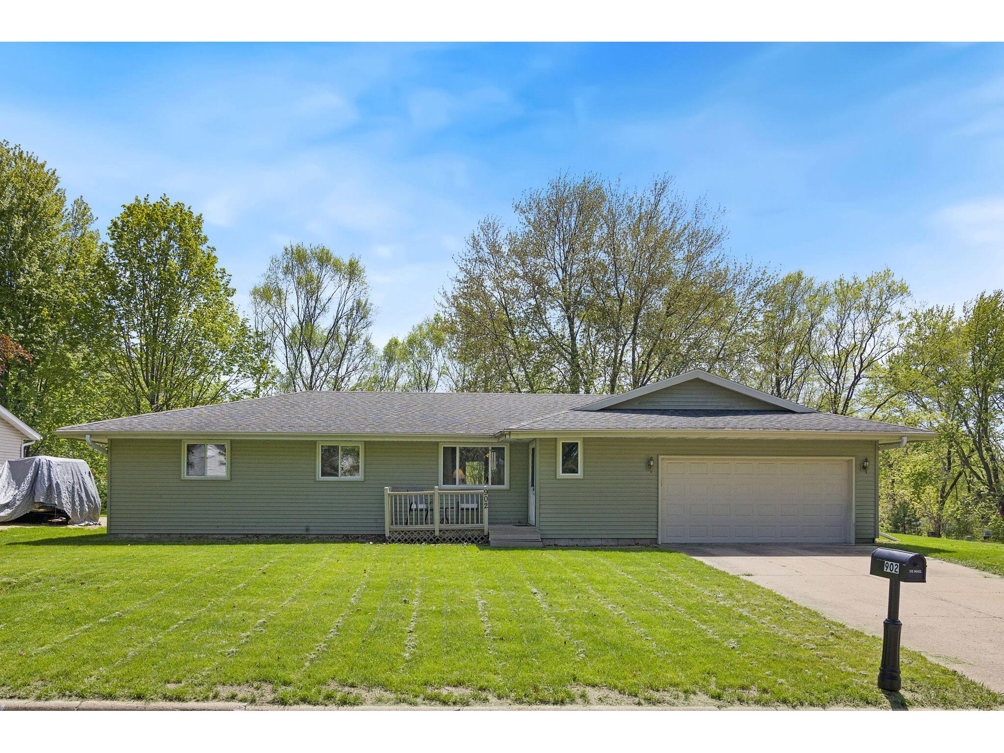 902 Miller Campbell WI 54603 1874270 image1