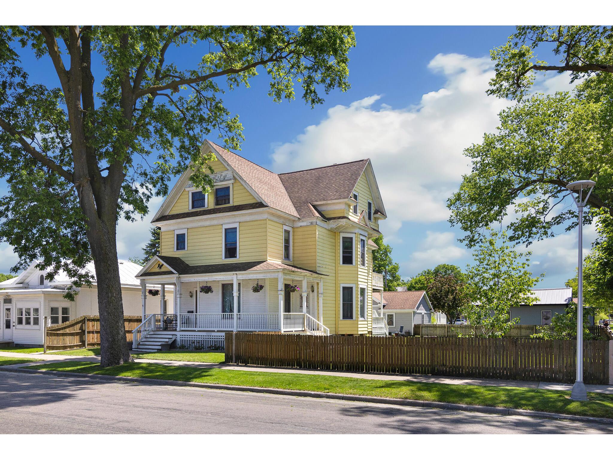 906 Adams La Crosse WI 54601 1875849 image1