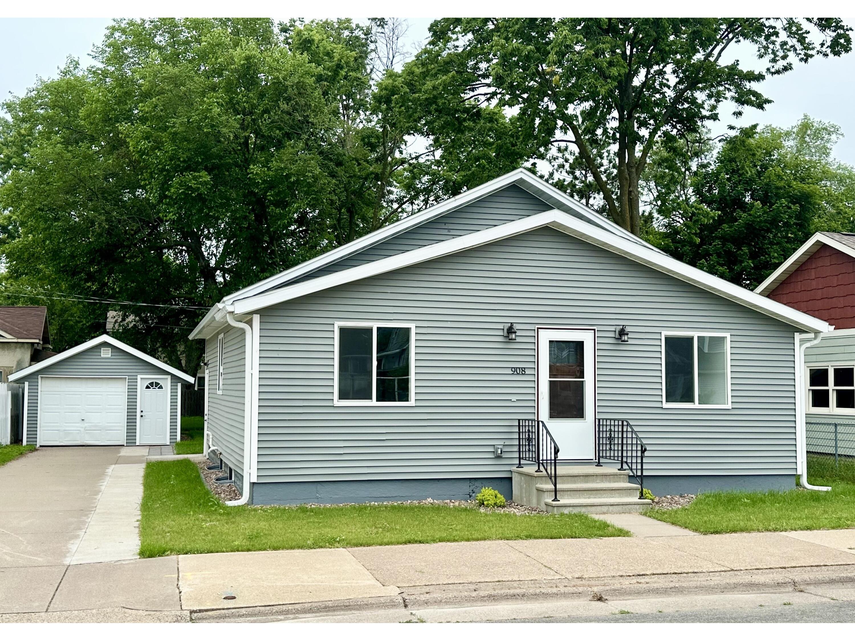 908 East Ave S La Crosse WI 54601 1923062 image1