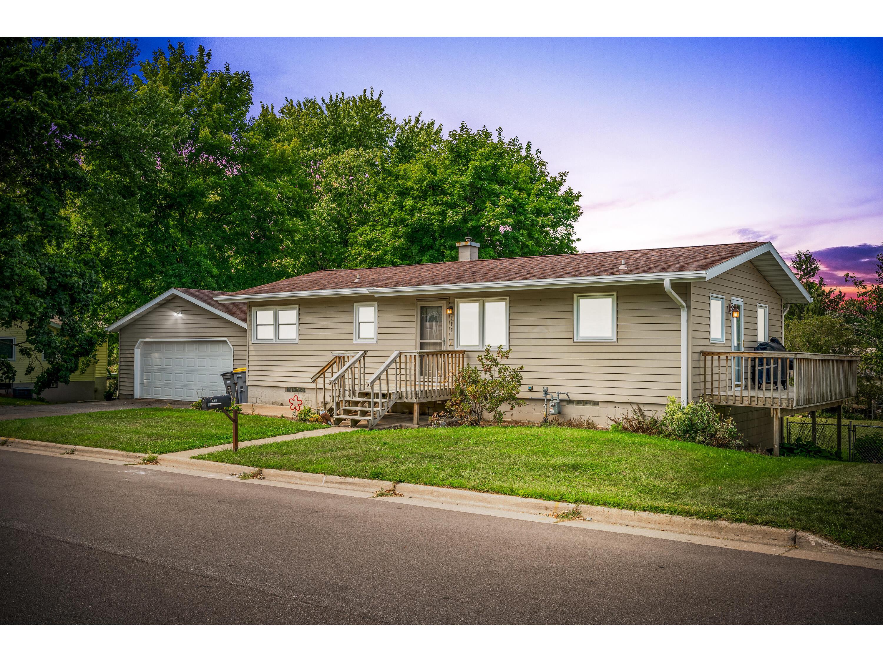 908 Spruce La Crescent MN 55947 1848027 image1