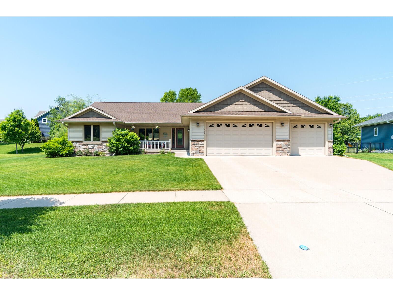 909 Rolling Oaks Onalaska WI 54650 1839424 image1