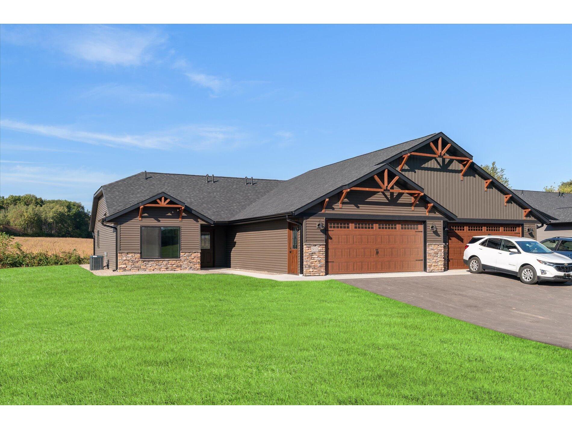 910 Silverthorne Viroqua WI 54665 1897642 image1