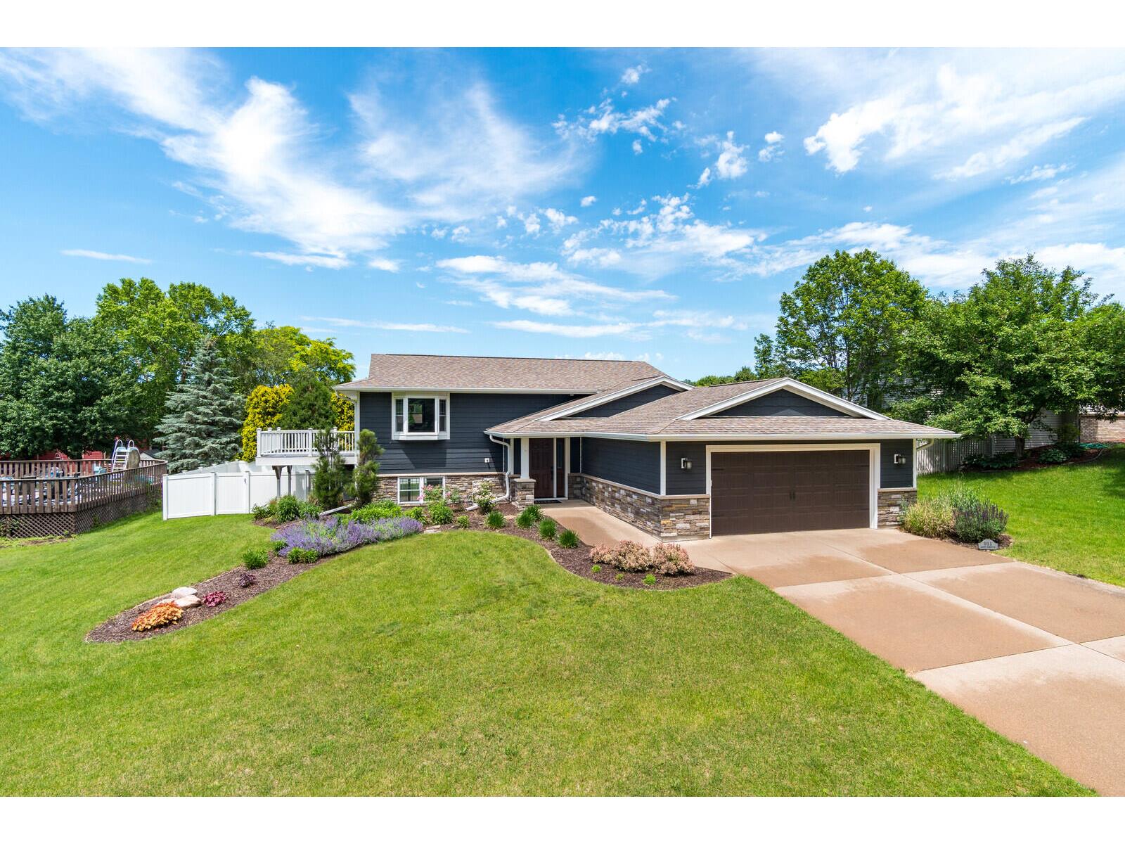 911 Amy Holmen WI 54636 1880726 image1