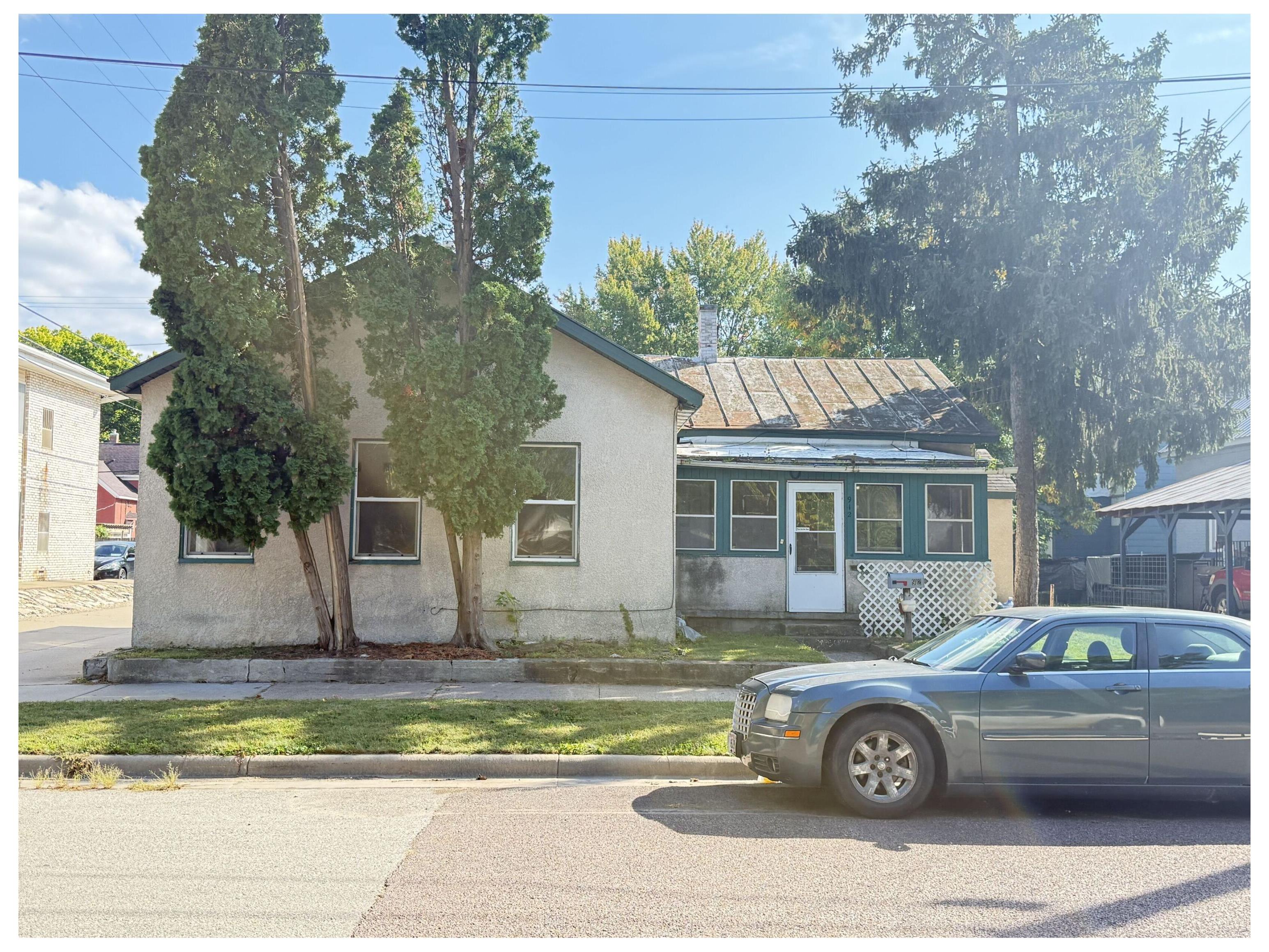 912 Cameron La Crosse WI 54601 1934989 image1