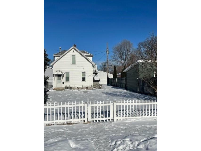 913 Tyler St #915 La Crosse WI 54601 1776503 image1