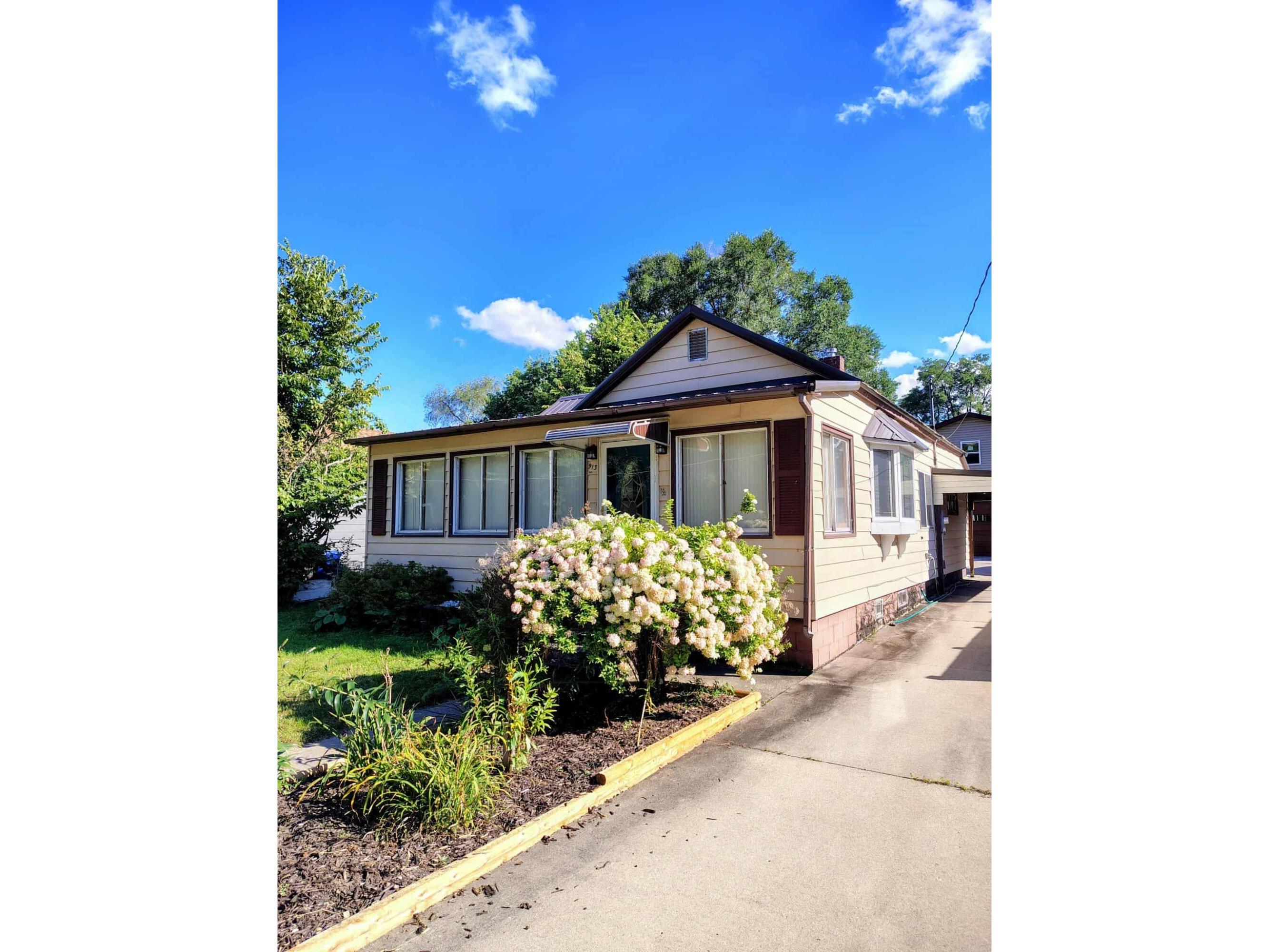 913 Wolcott Sparta WI 54656 1940835 image1