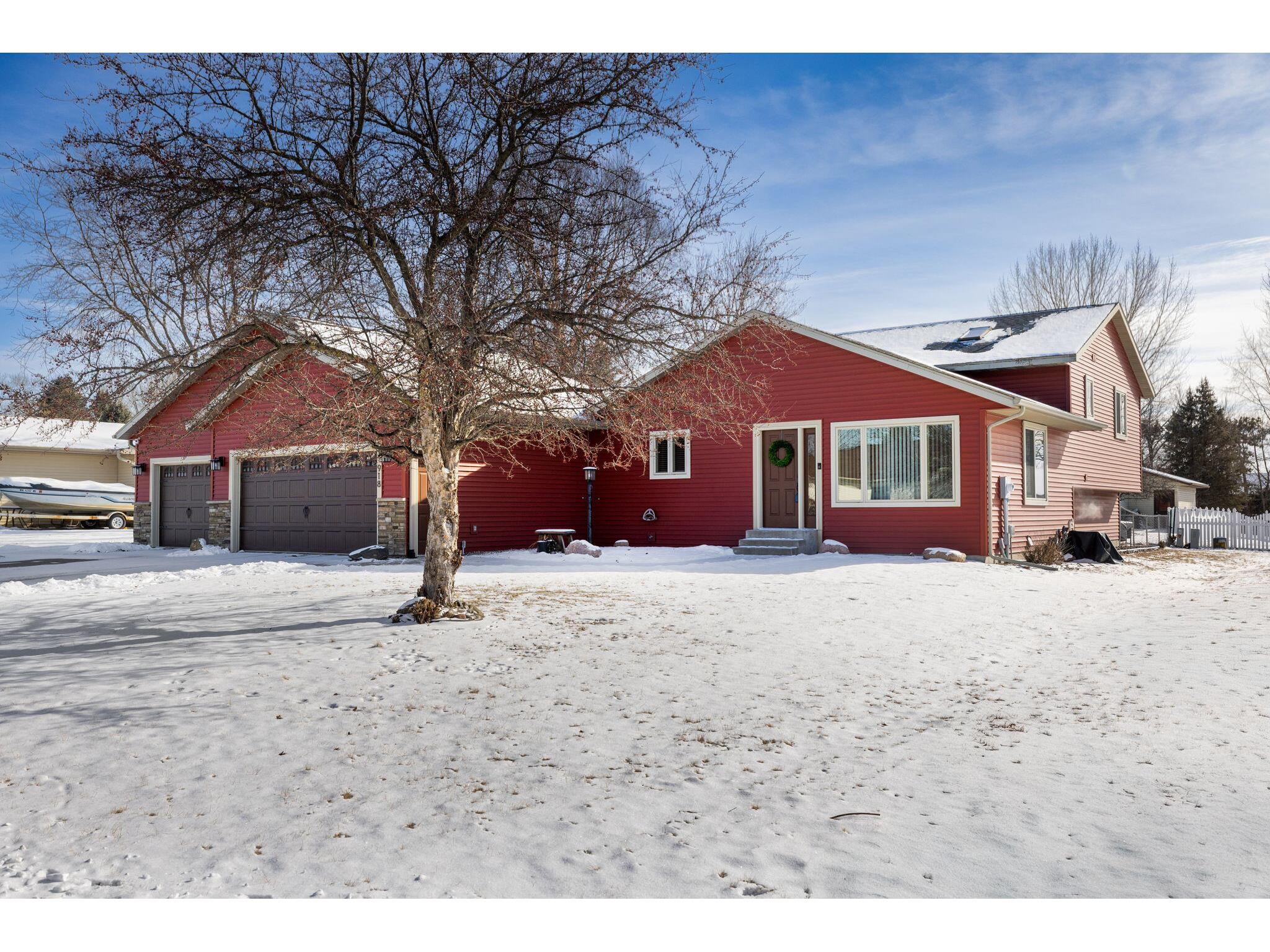 918 Dana Holmen WI 54636 1906737 image1