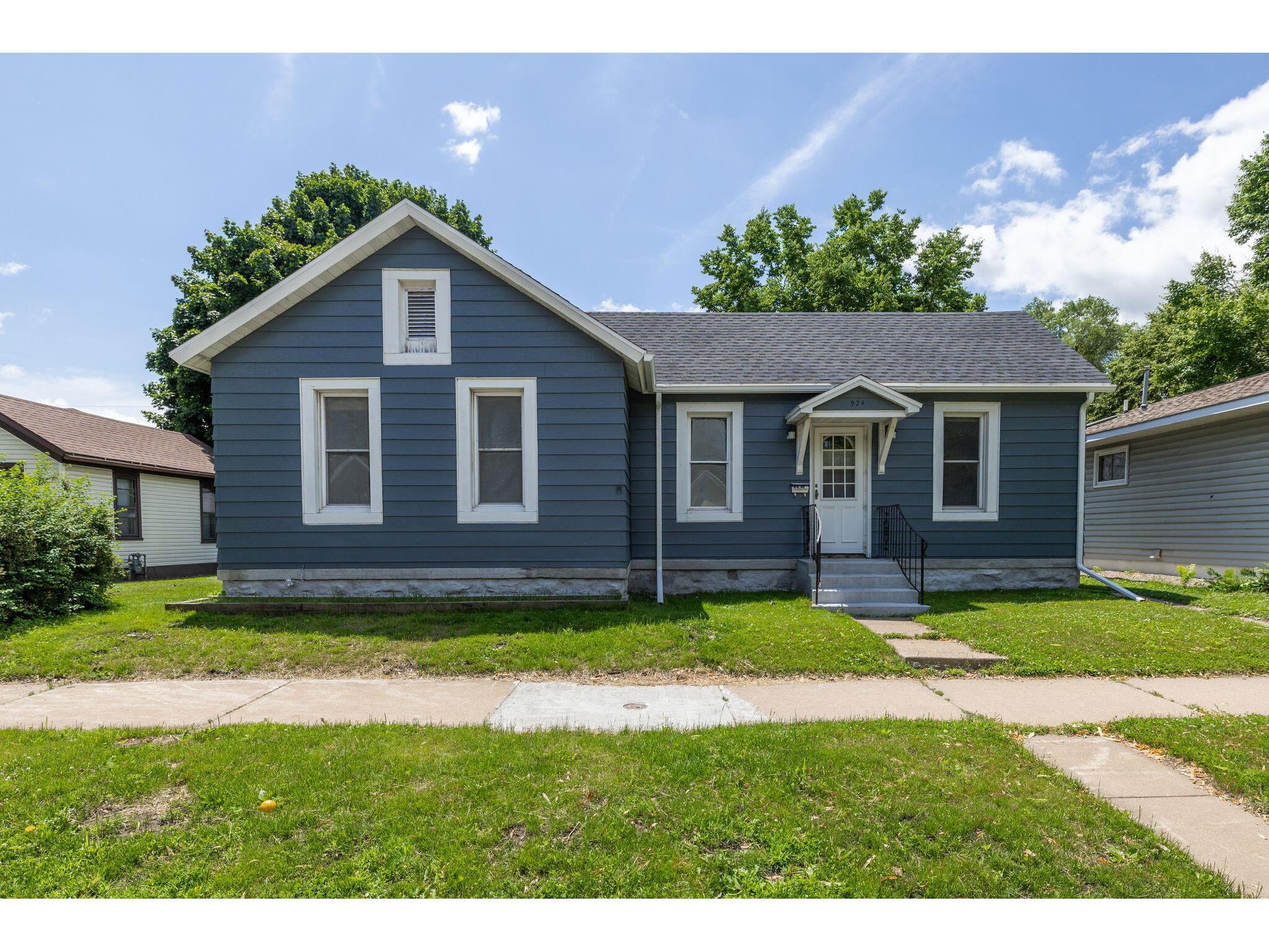 924 Redfield La Crosse WI 54601 1922977 image1