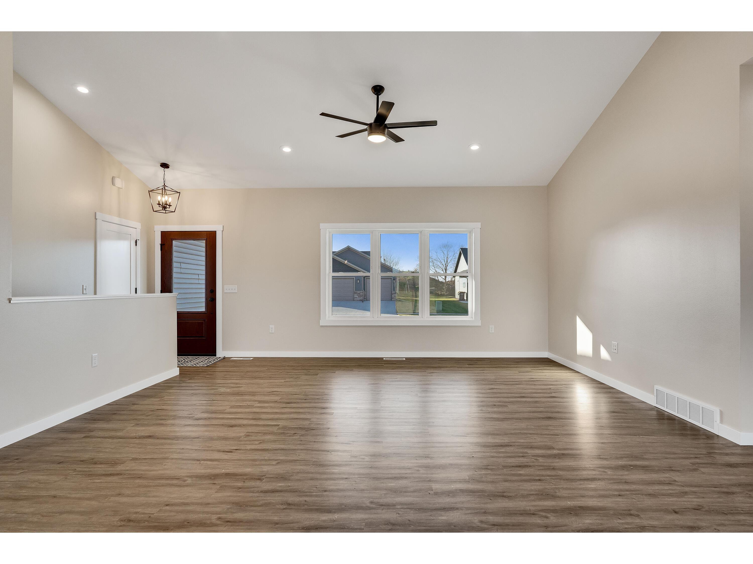 935 Crockett Holmen WI 54636 1949418 image5