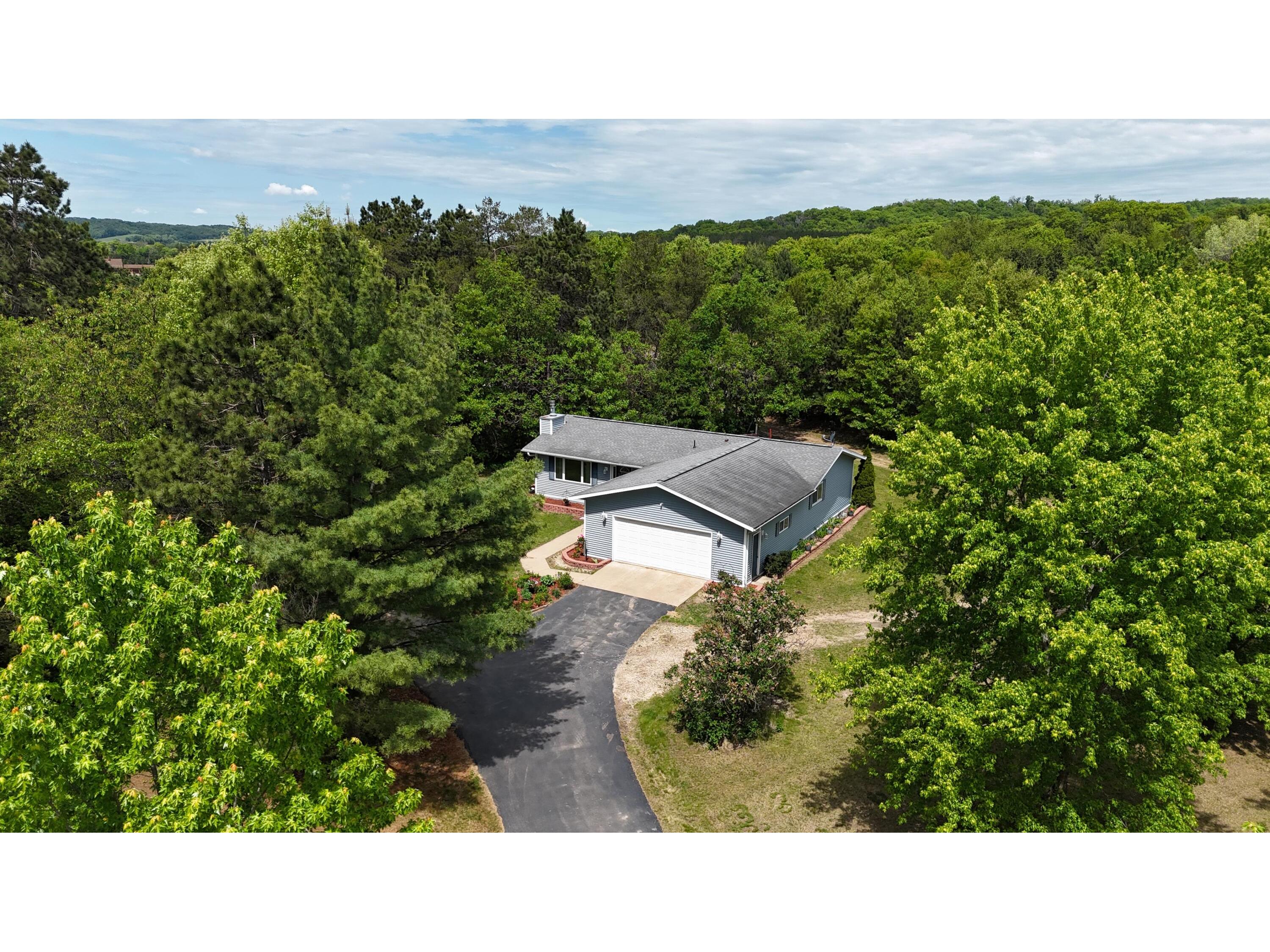 9432 James Leon WI 54656 1920566 image1