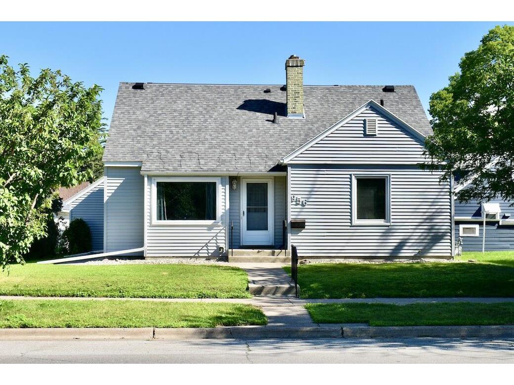 956 Gilmore Ave, Winona, MN 55987 MLS 1807620 Edina Realty