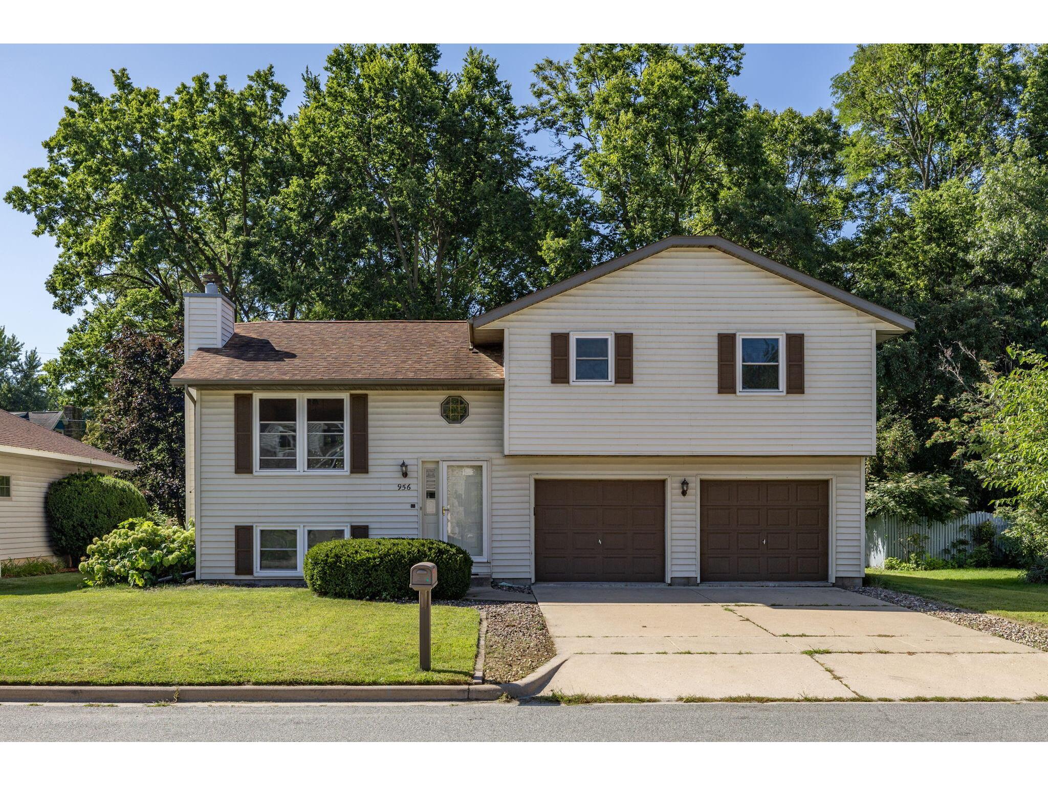 956 Westview Circle Onalaska WI 54650 1932785 image1