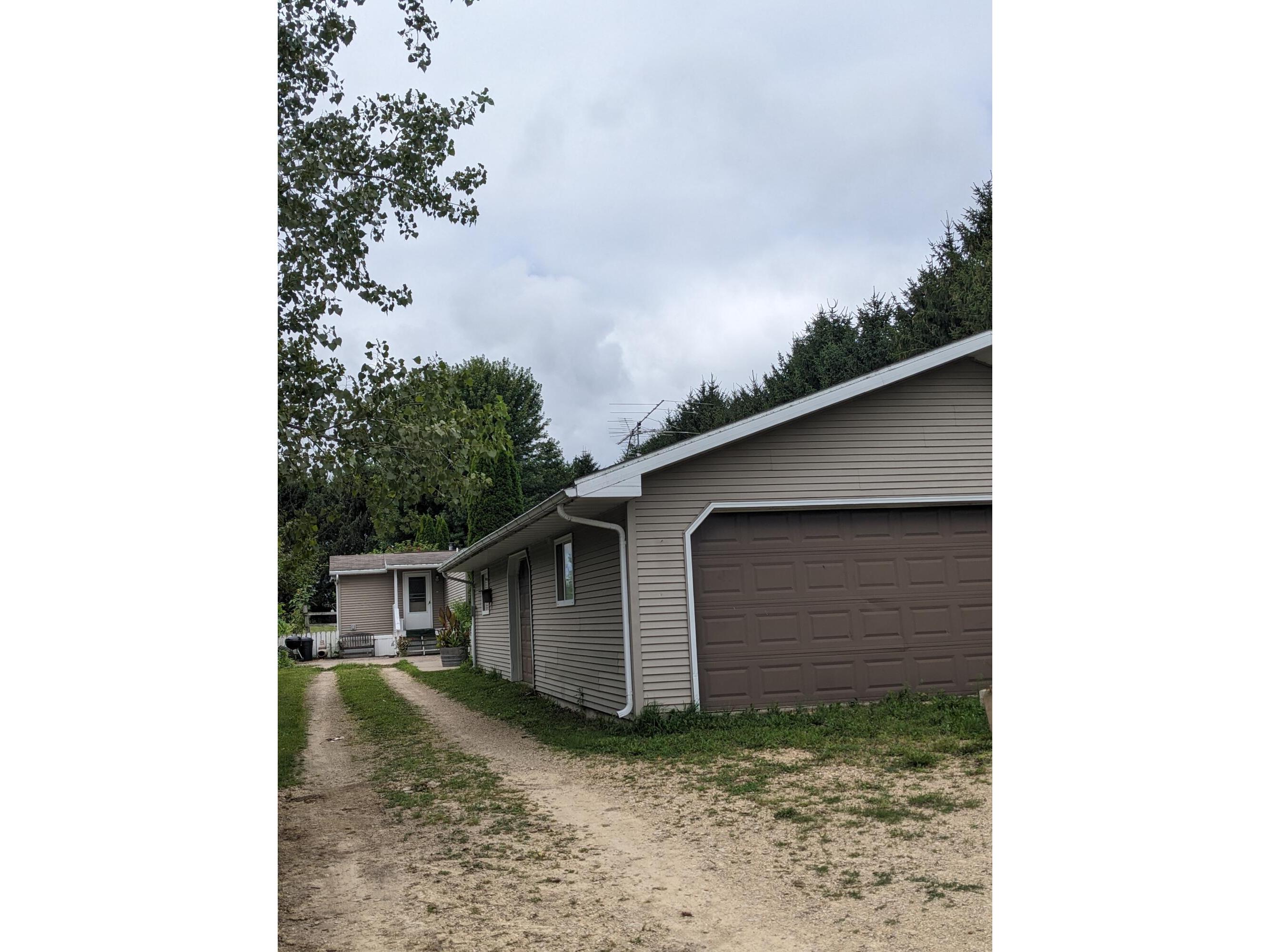 E10461 Miller Webster WI 54639 1887163 image1