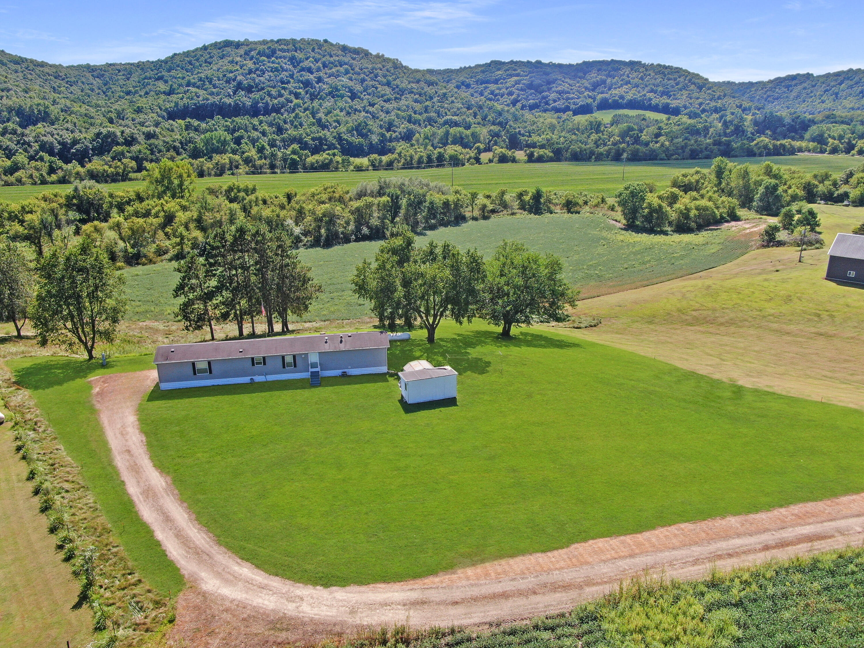 E2817 S Creek Genoa WI 54624 1932173 image1