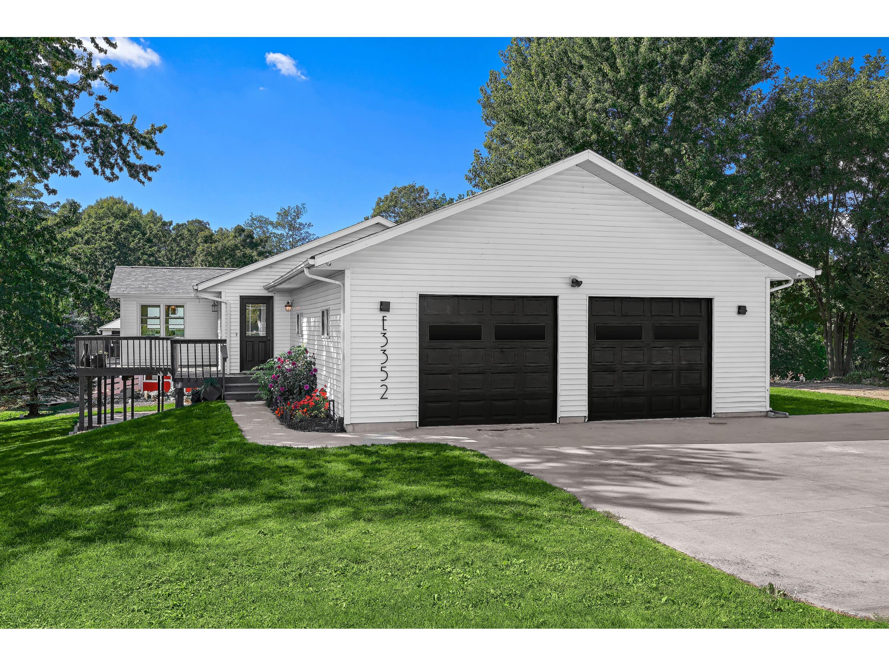 E3352 Old School Hamburg WI 54623 1894812 image1