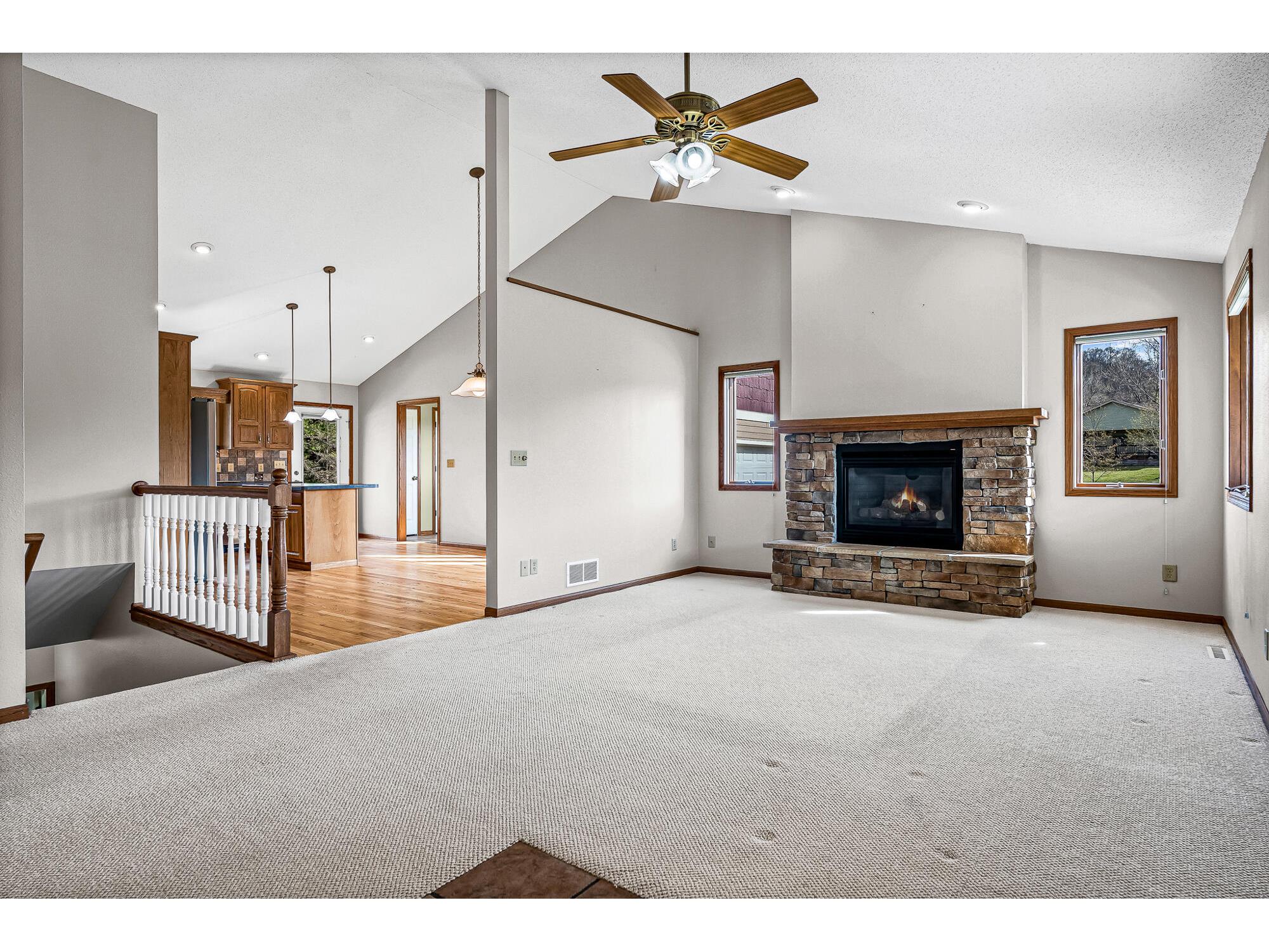N12940 Sara Trempealeau WI 54661 1958836 image6