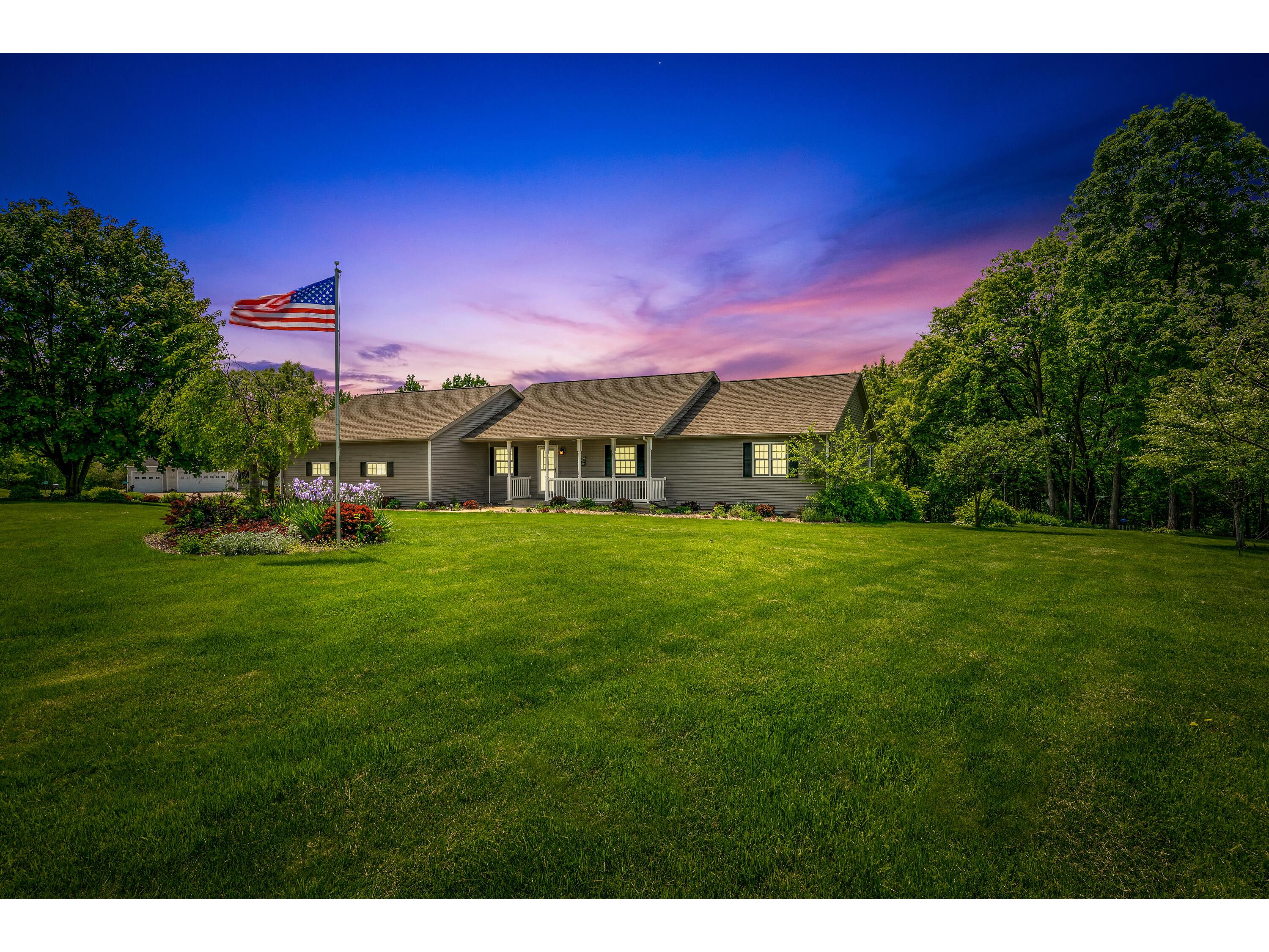 N1481 Meadow Ridge, Greenfield, WI, 54601 MLS 1835567 Edina Realty