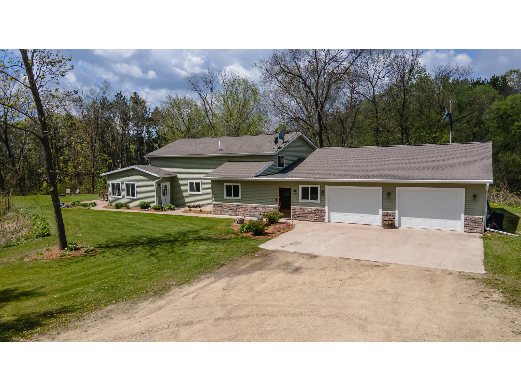 N14817 Hogden Rd, Caledonia, WI, 54630 MLS 1739654 Edina Realty