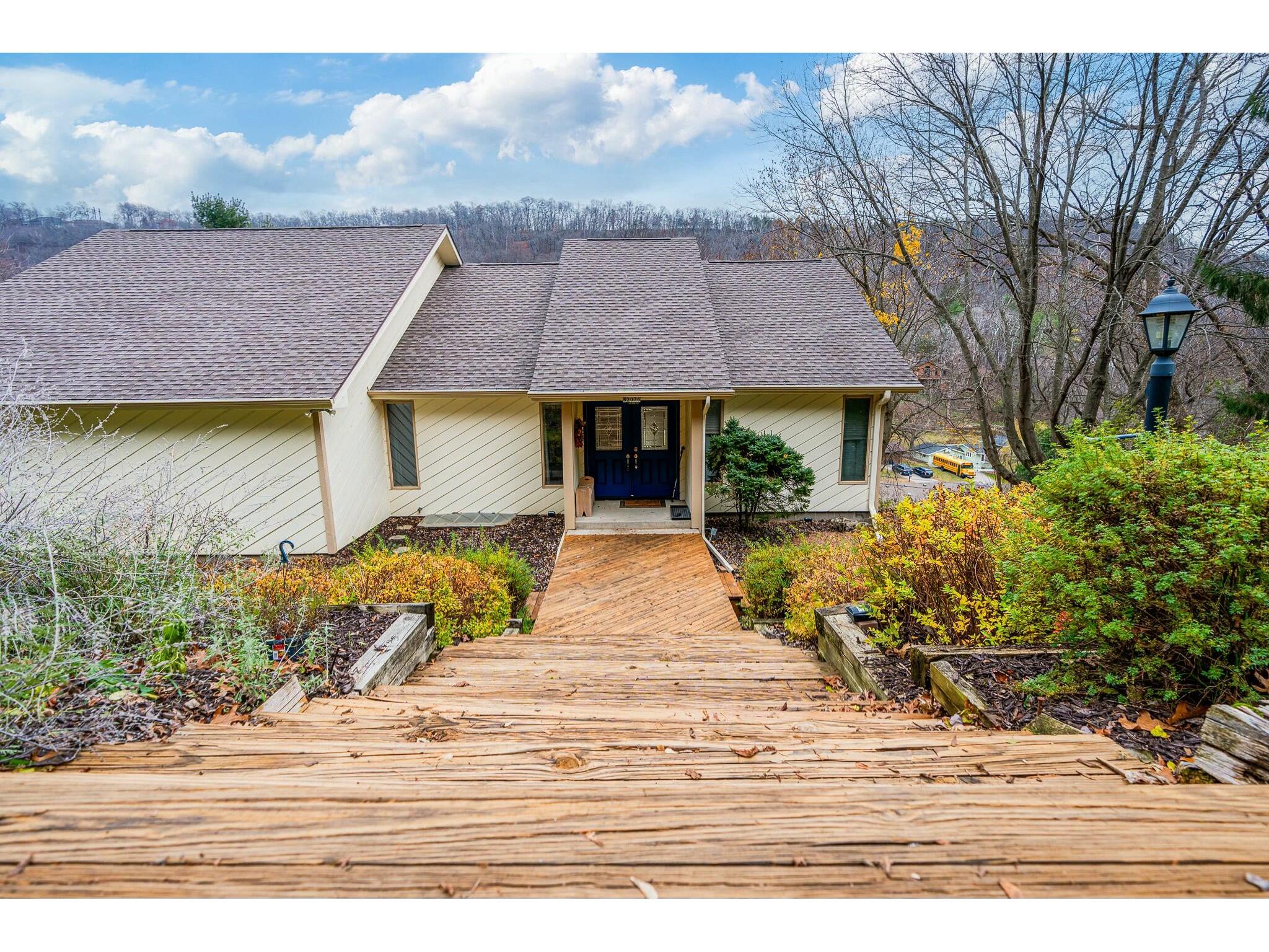 N2076 Orchard Valley Shelby WI 54601 1900621 image1