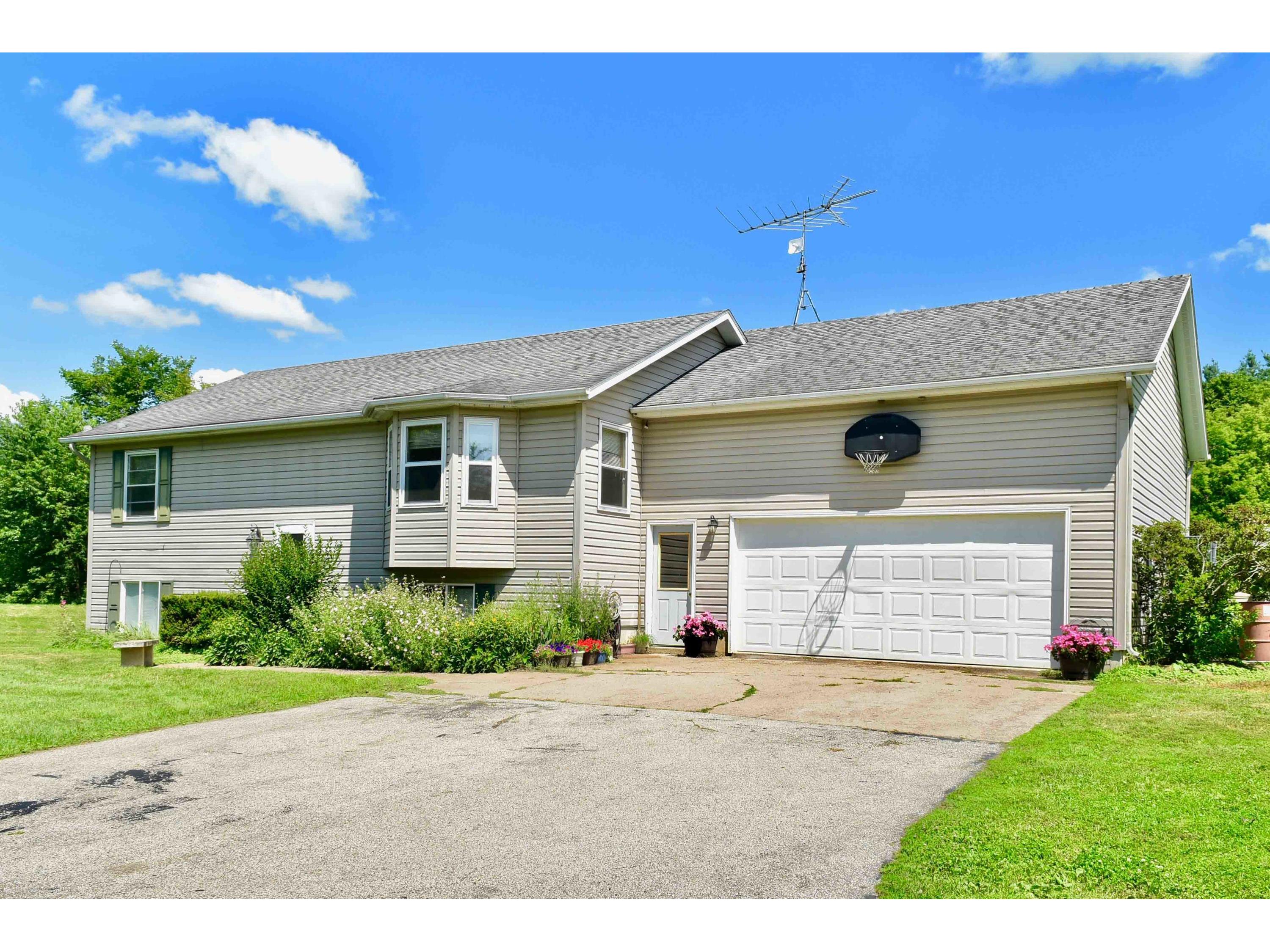 N21564 County Road J, Dodge, WI, 54612 MLS 1751977 Edina Realty