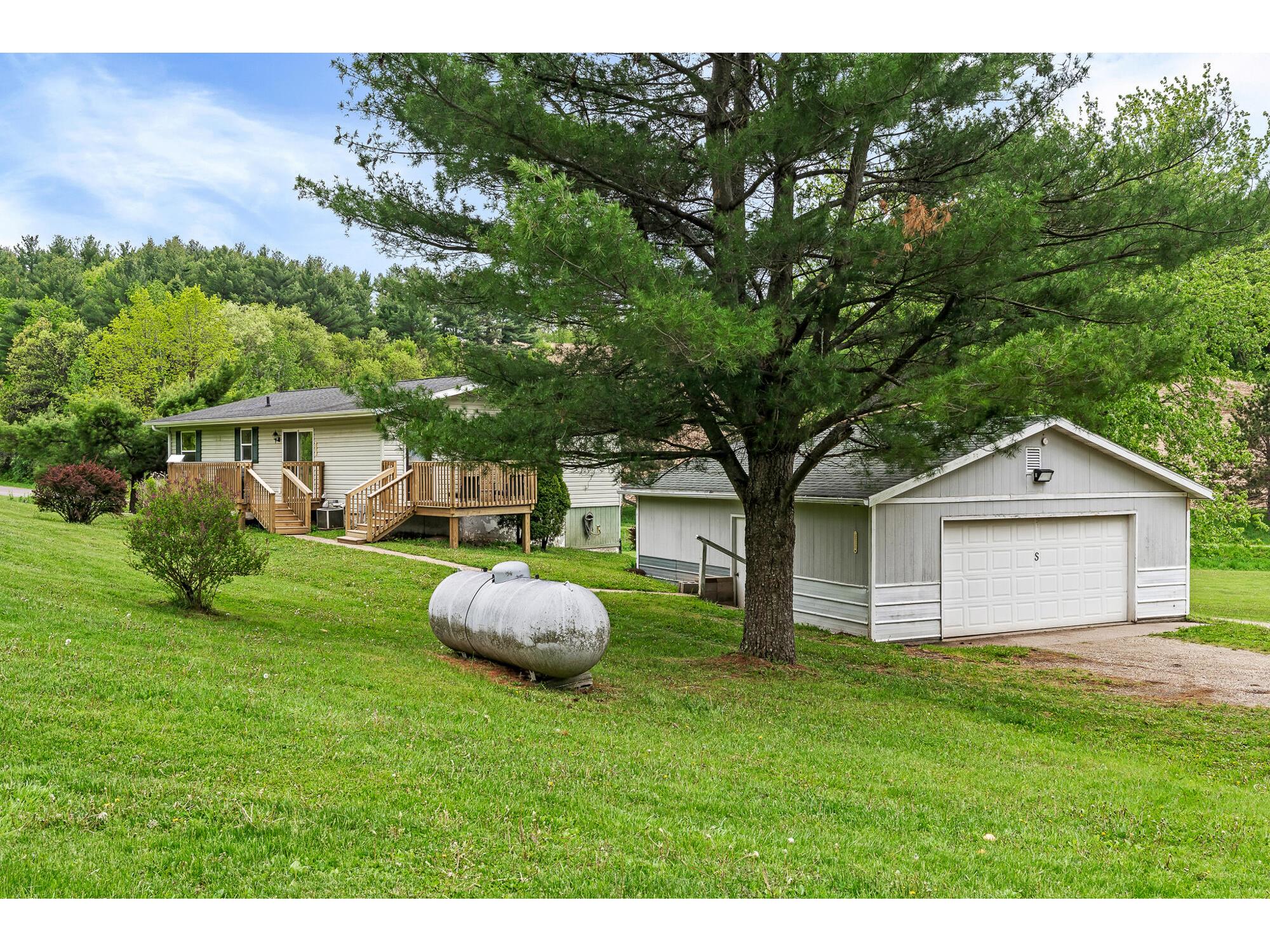 N28504 Bradley Preston WI 54616 1963393 image24