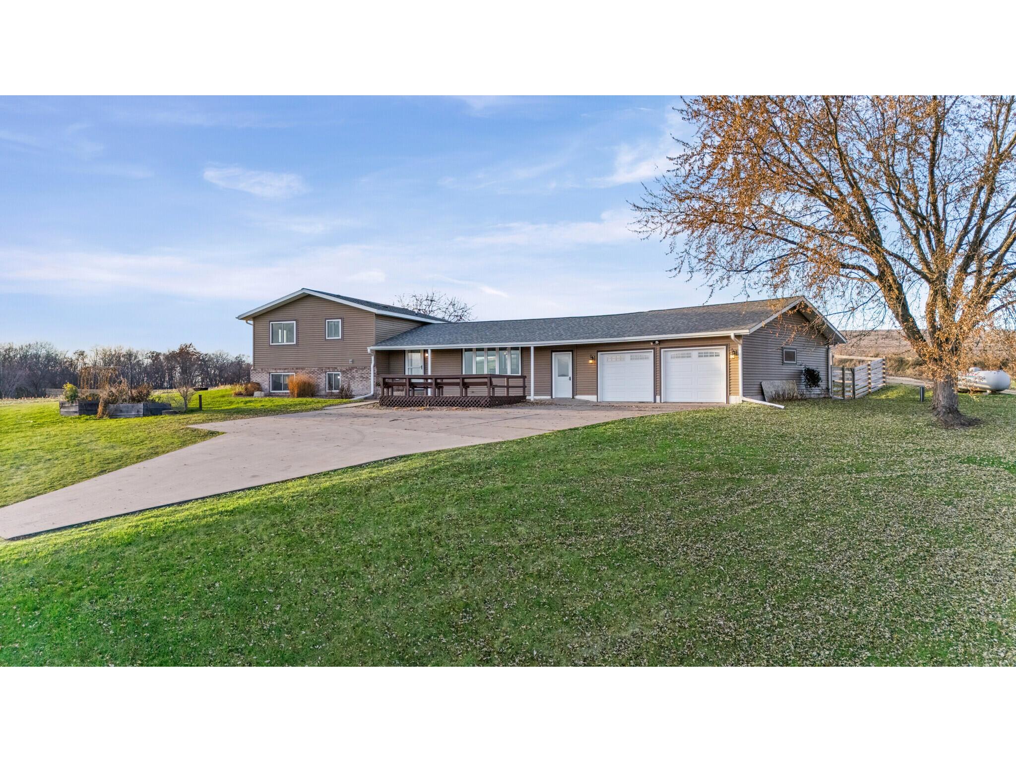 N30555 Church Hill Arcadia WI 54612 1943871 image1