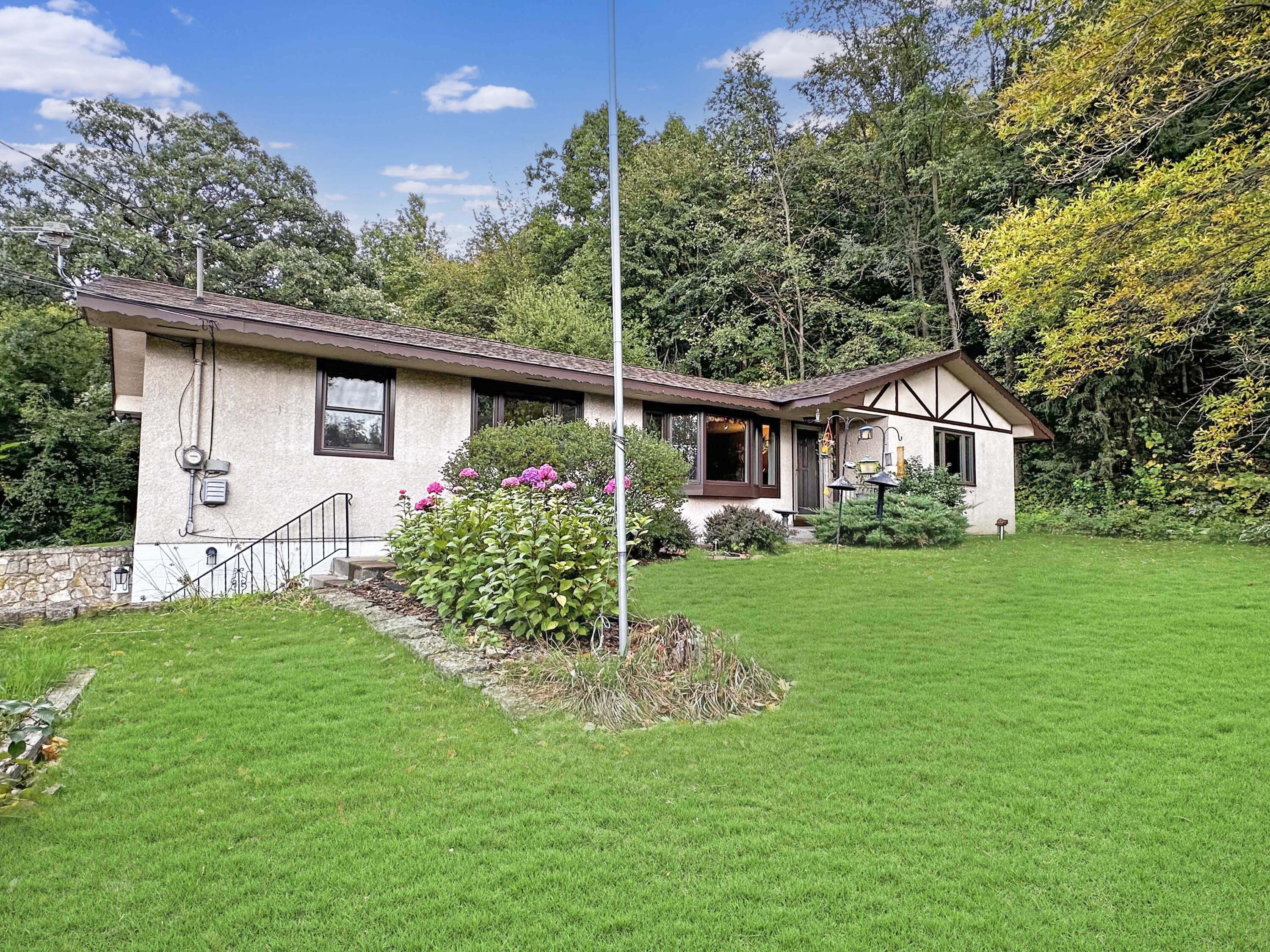 N336 Vanity Shelby WI 54601 1853386 image1