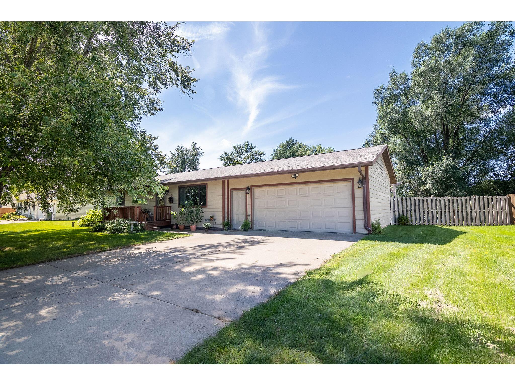 N6187 Eric Ave, Onalaska, WI, 54650 MLS 1809209 Edina Realty