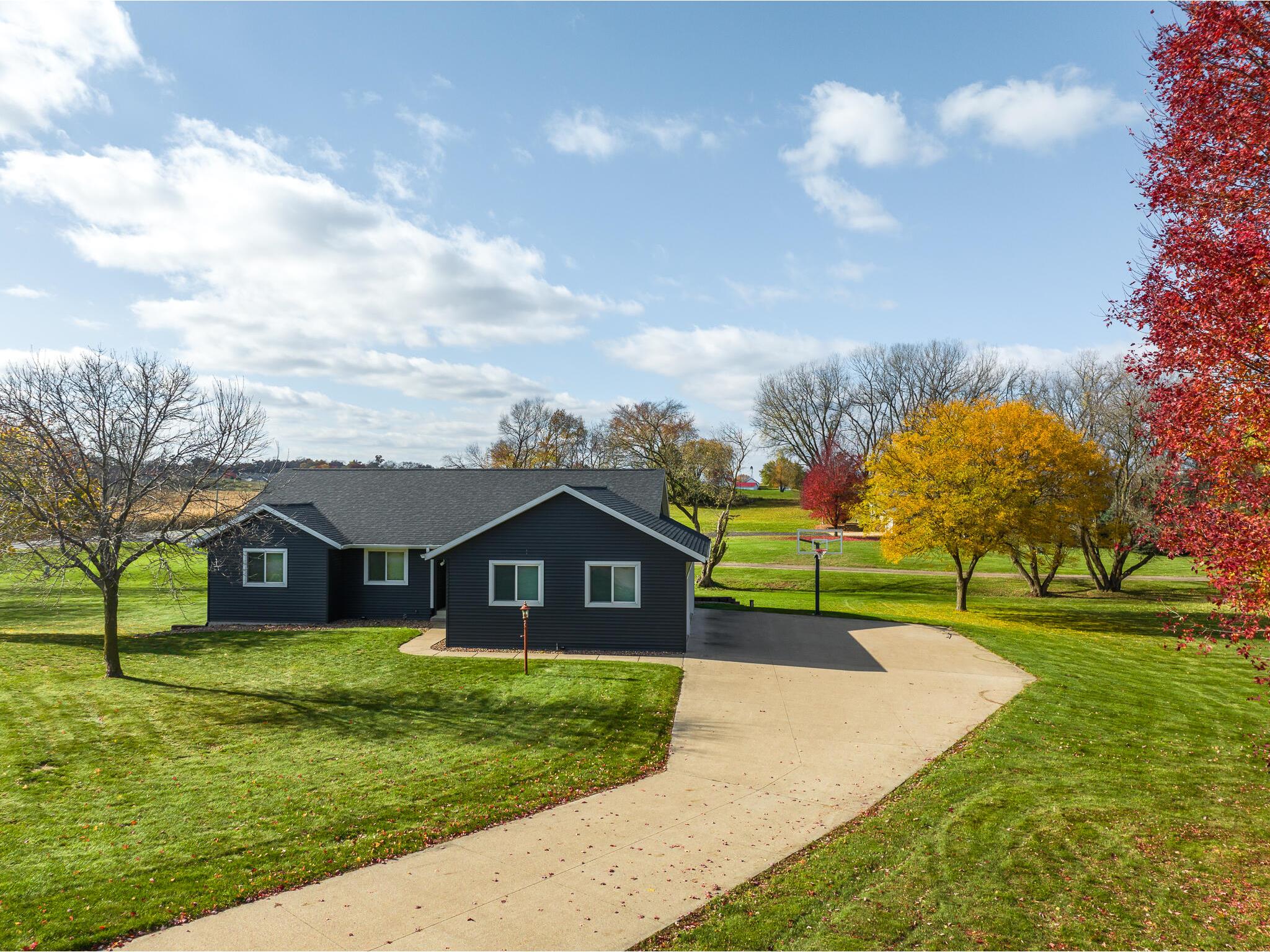 N6713 Sun Valley, Onalaska, WI, 54636 MLS 1857786 Edina Realty