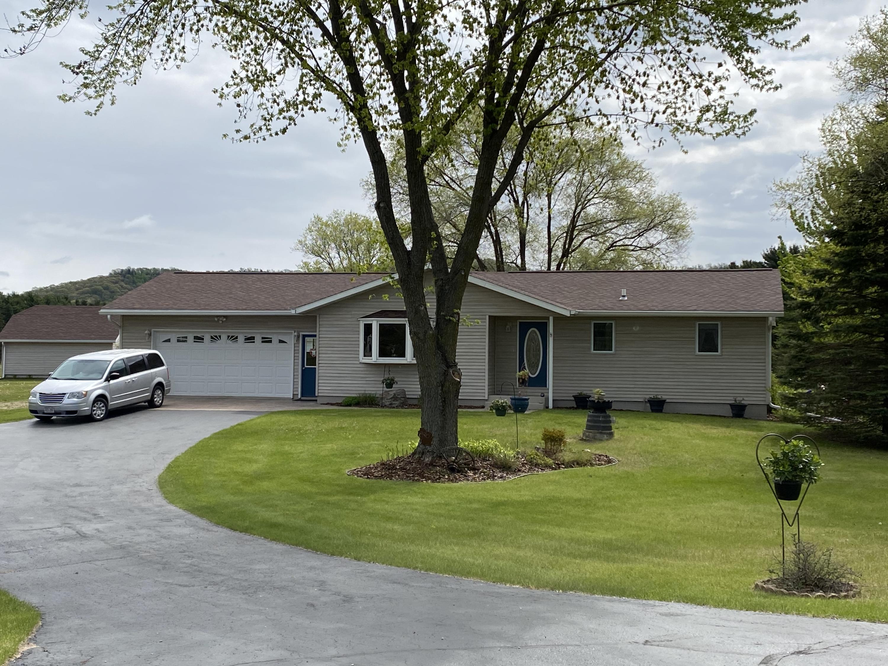 N8210 Amsterdam Prairie Rd, Holland, WI, 54636 MLS 1748817 Edina