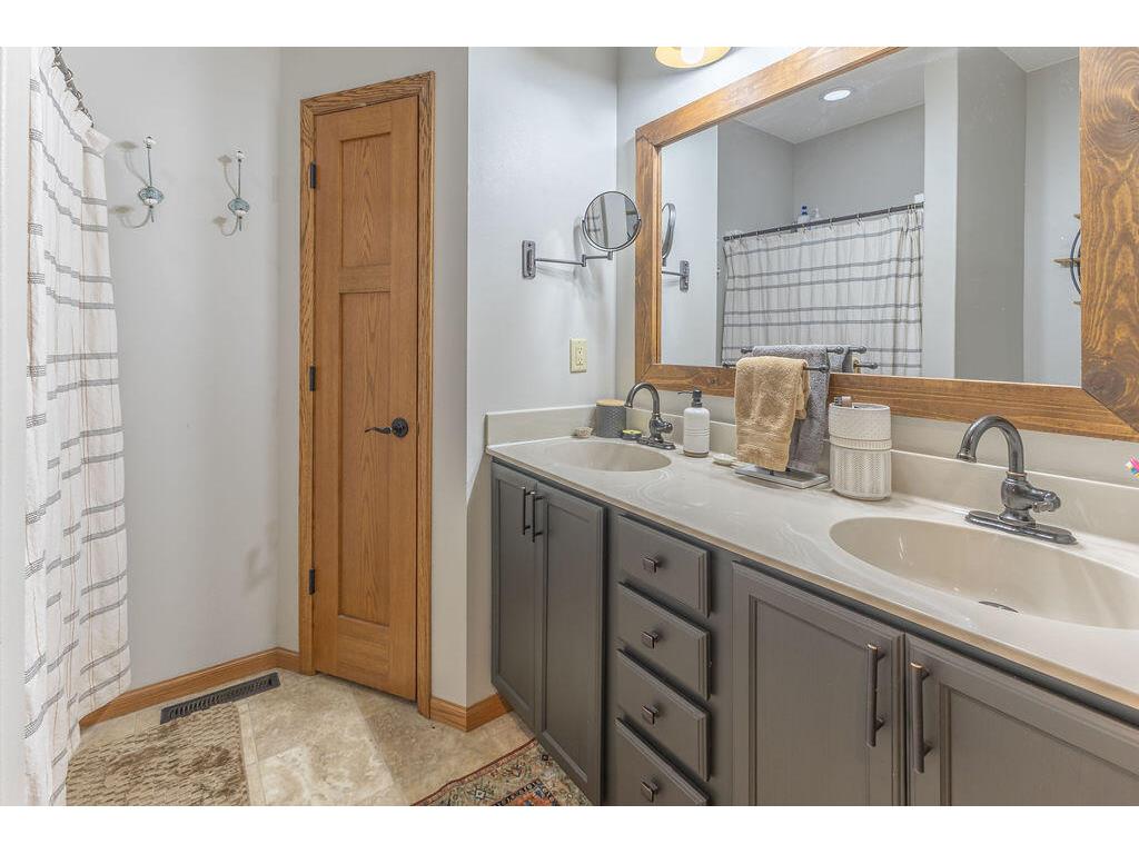 N8353 Ducke Holland WI 54636 1949754 image12