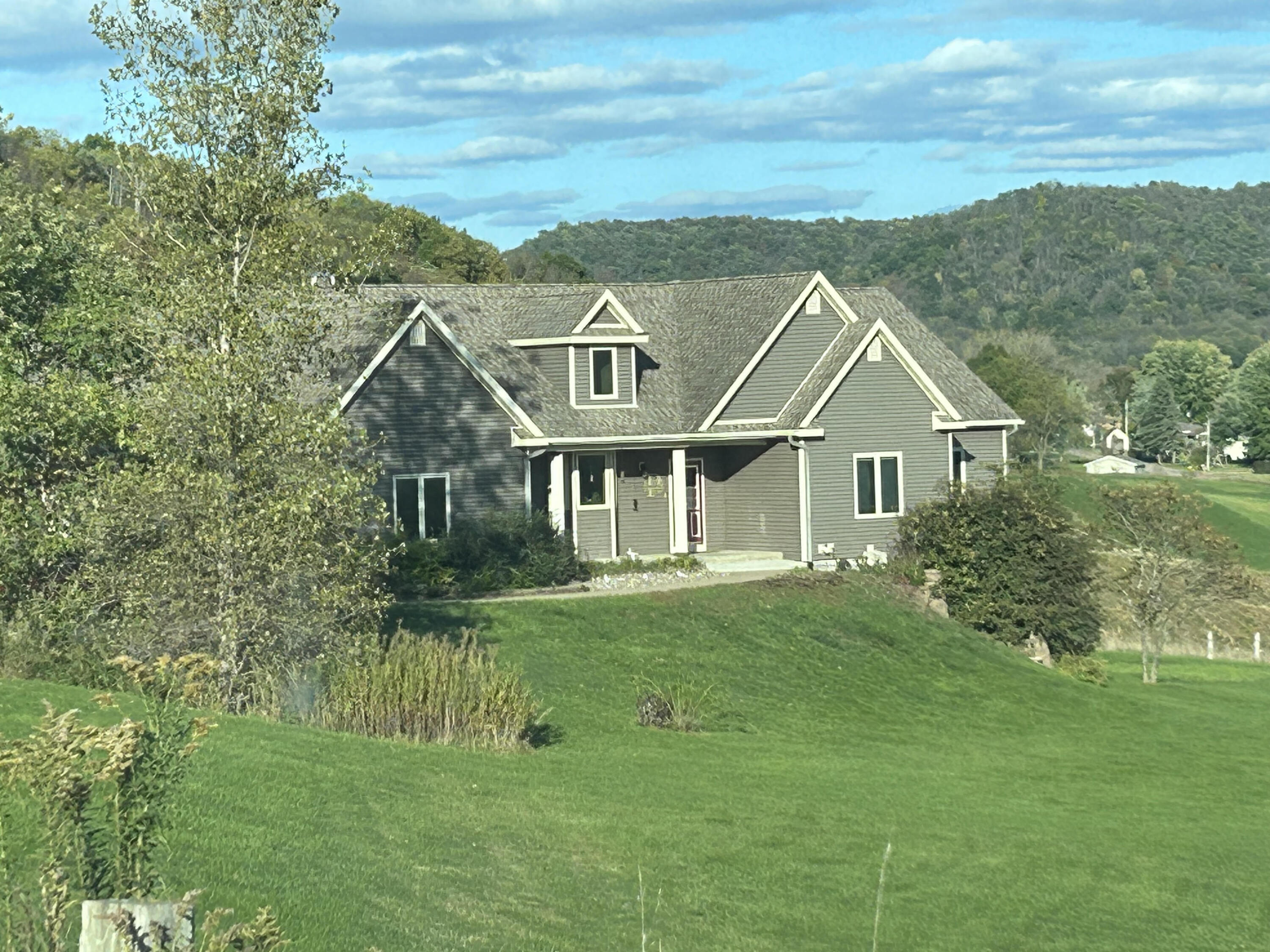 S1420 A Ernies Hamburg WI 54621 1855826 image1