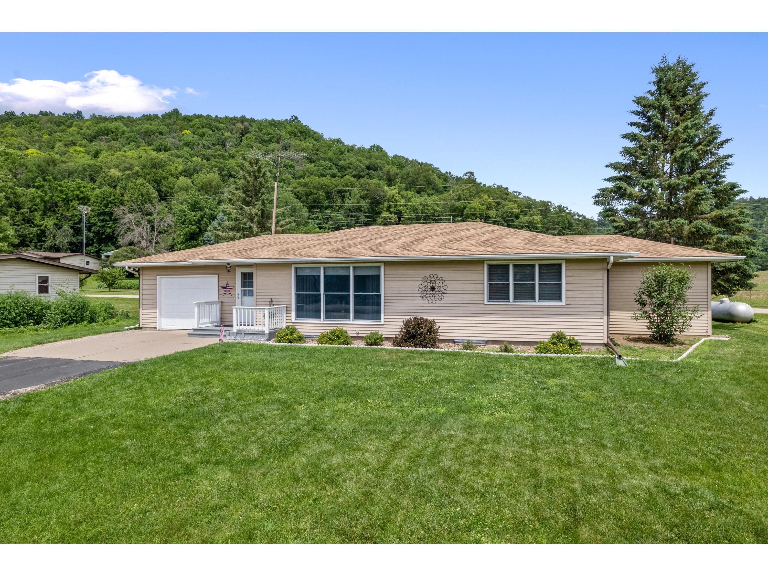 S1576 Lake Alma WI 54610 1923878 image1