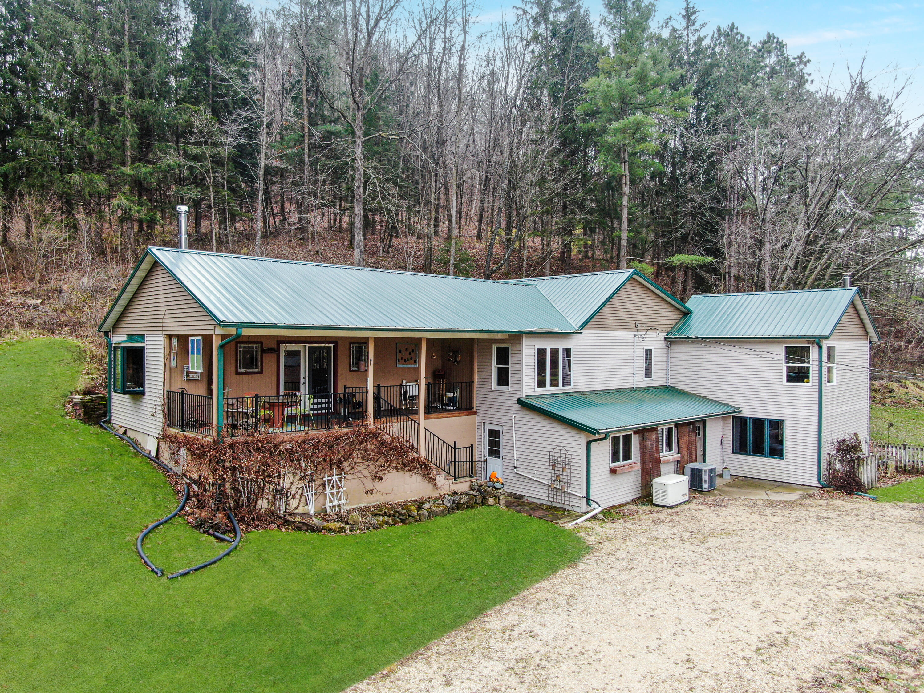 S2315 Dell Clinton WI 54639 1899628 image1