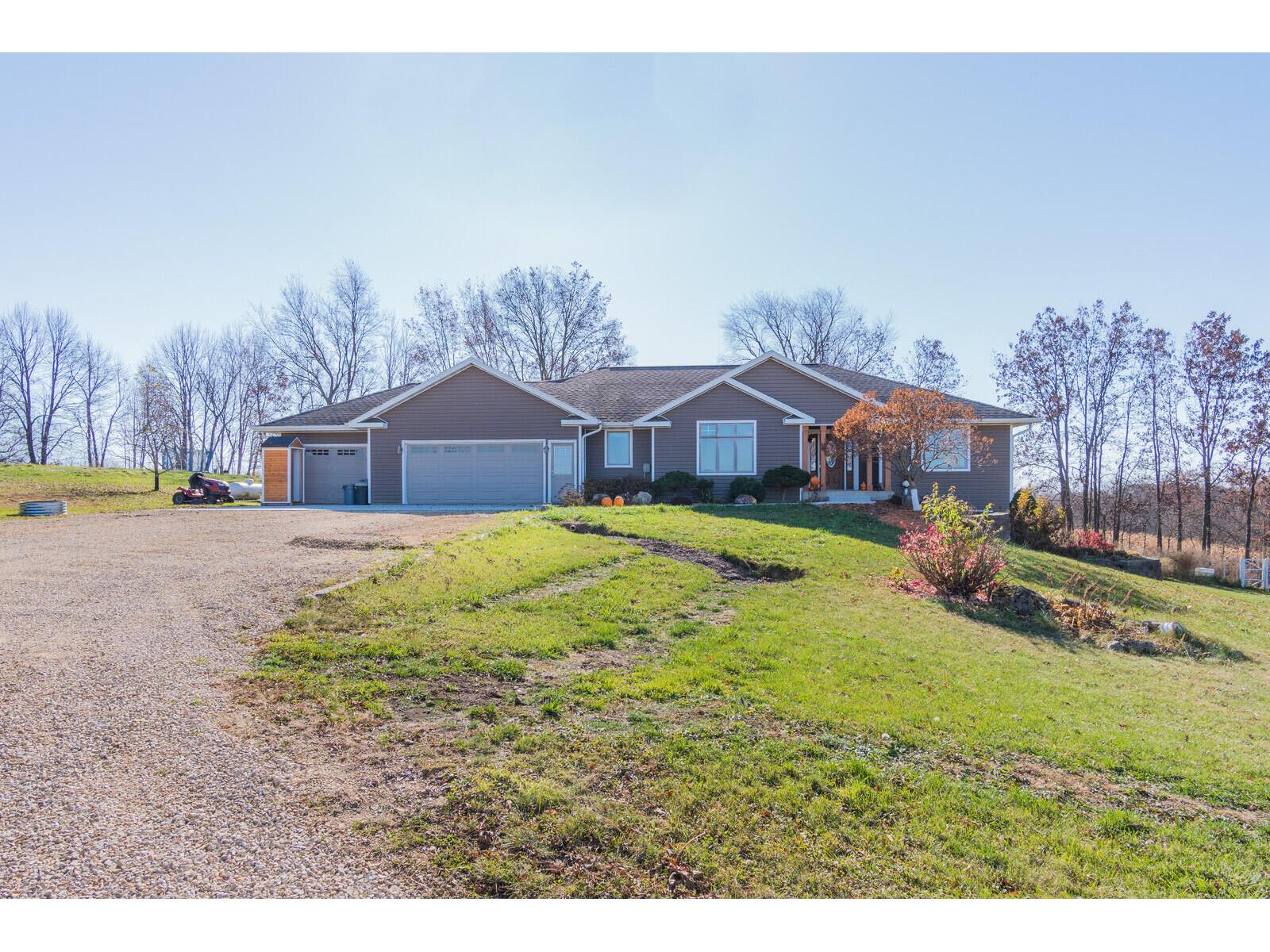 S2780 Nuzum Ln, Jefferson, WI 54621 MLS 1816934 Edina Realty