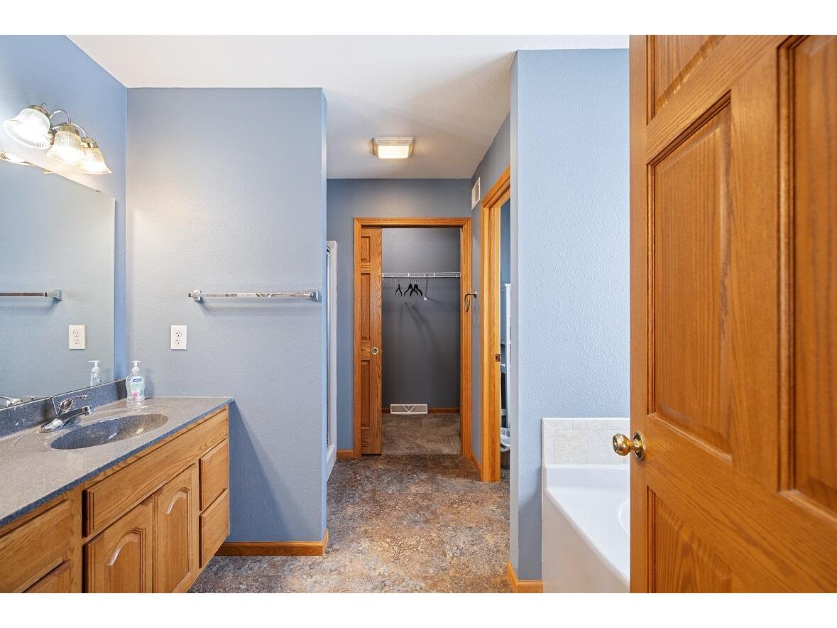 W1660 Maplewood Belvidere WI 54610 1954584 image23