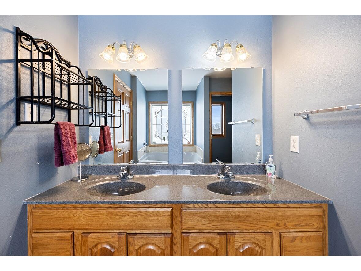 W1660 Maplewood Belvidere WI 54610 1954584 image29