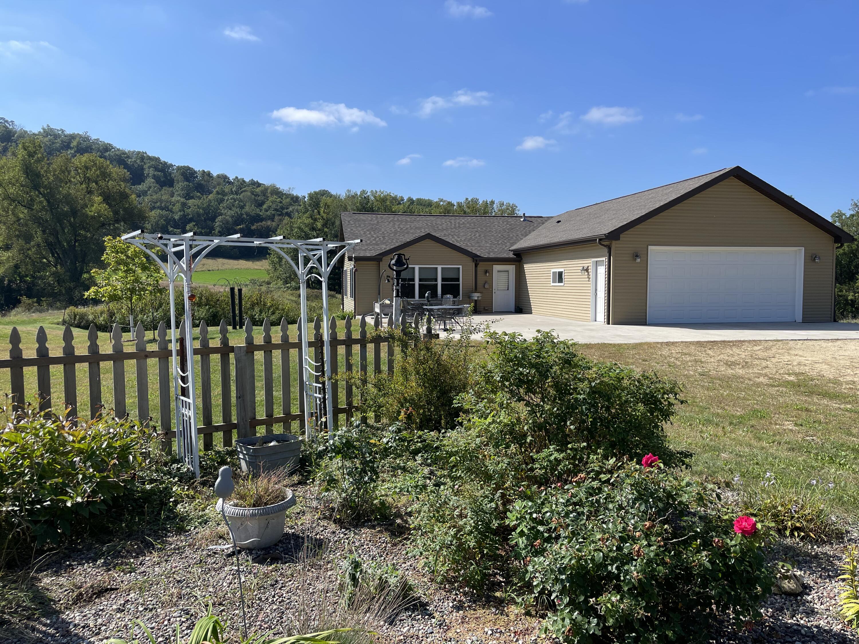 W1673 County Road S, Alma, WI, 54610 MLS 1811717 Edina Realty