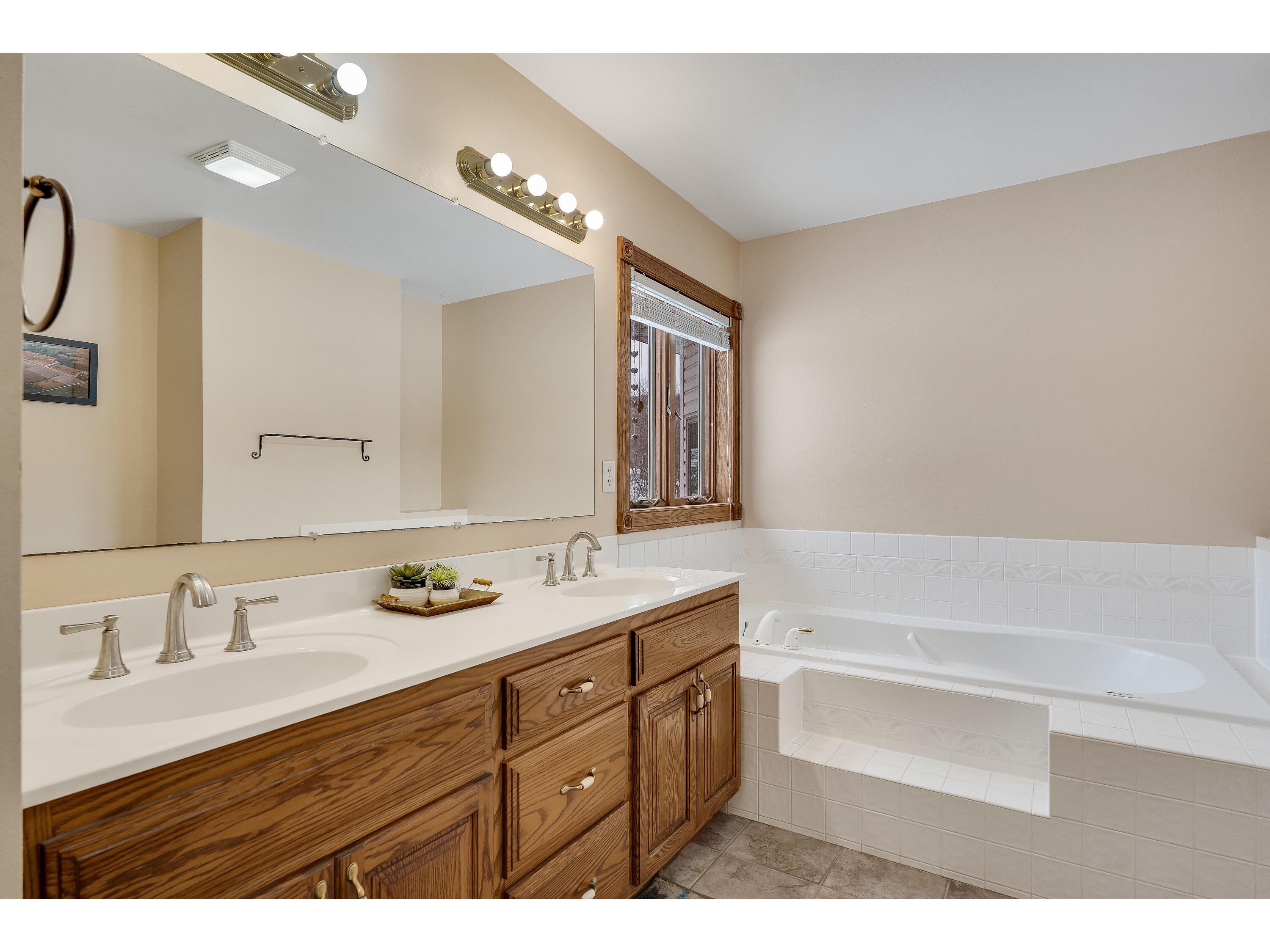 W20744 Hammer Gale WI 54630 1944793 image11