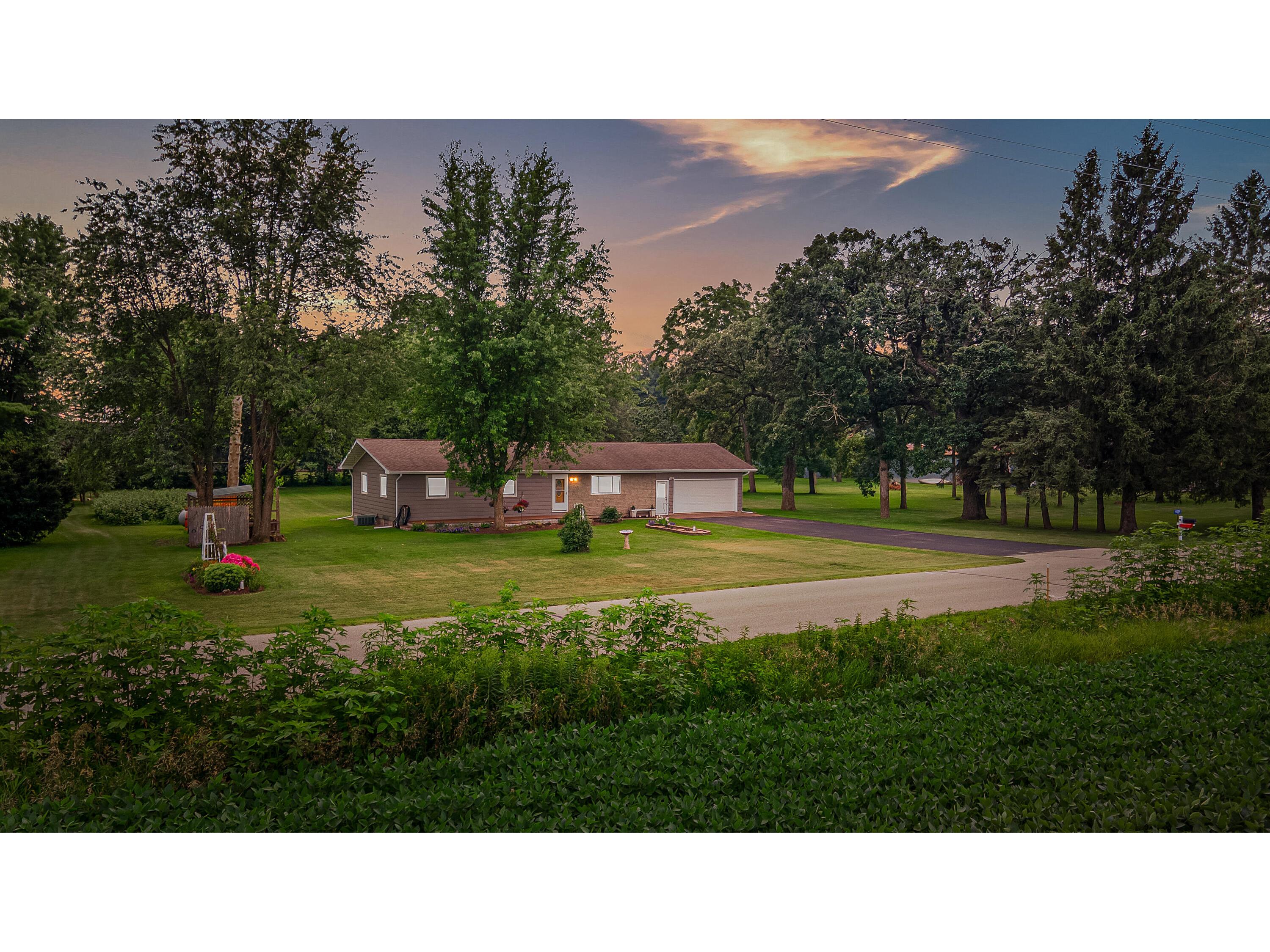 W21889 Cox Caledonia WI 54630 1928552 image1