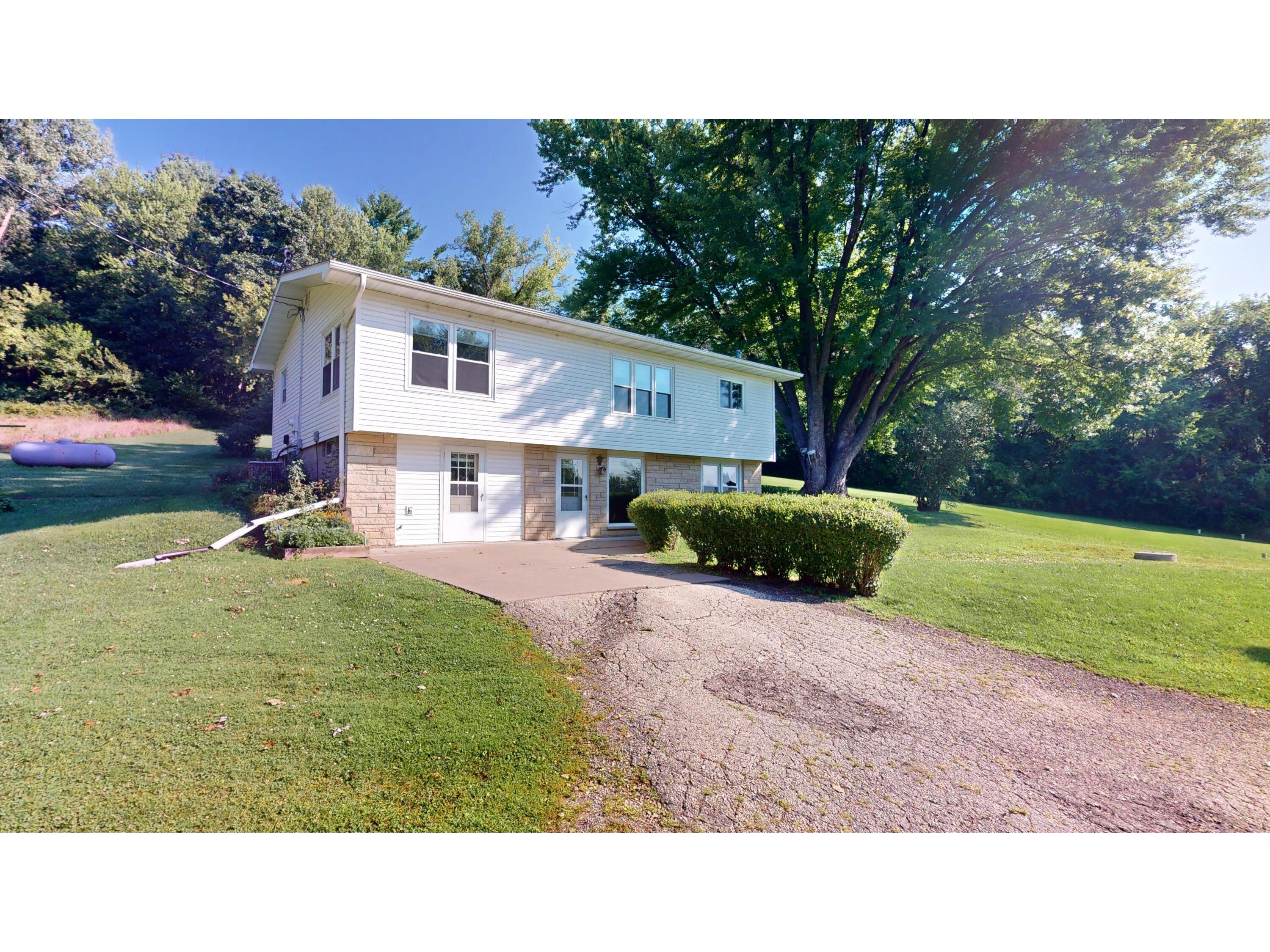 W22050 State Road 54/93 Trempealeau WI 54630 1884087 image1