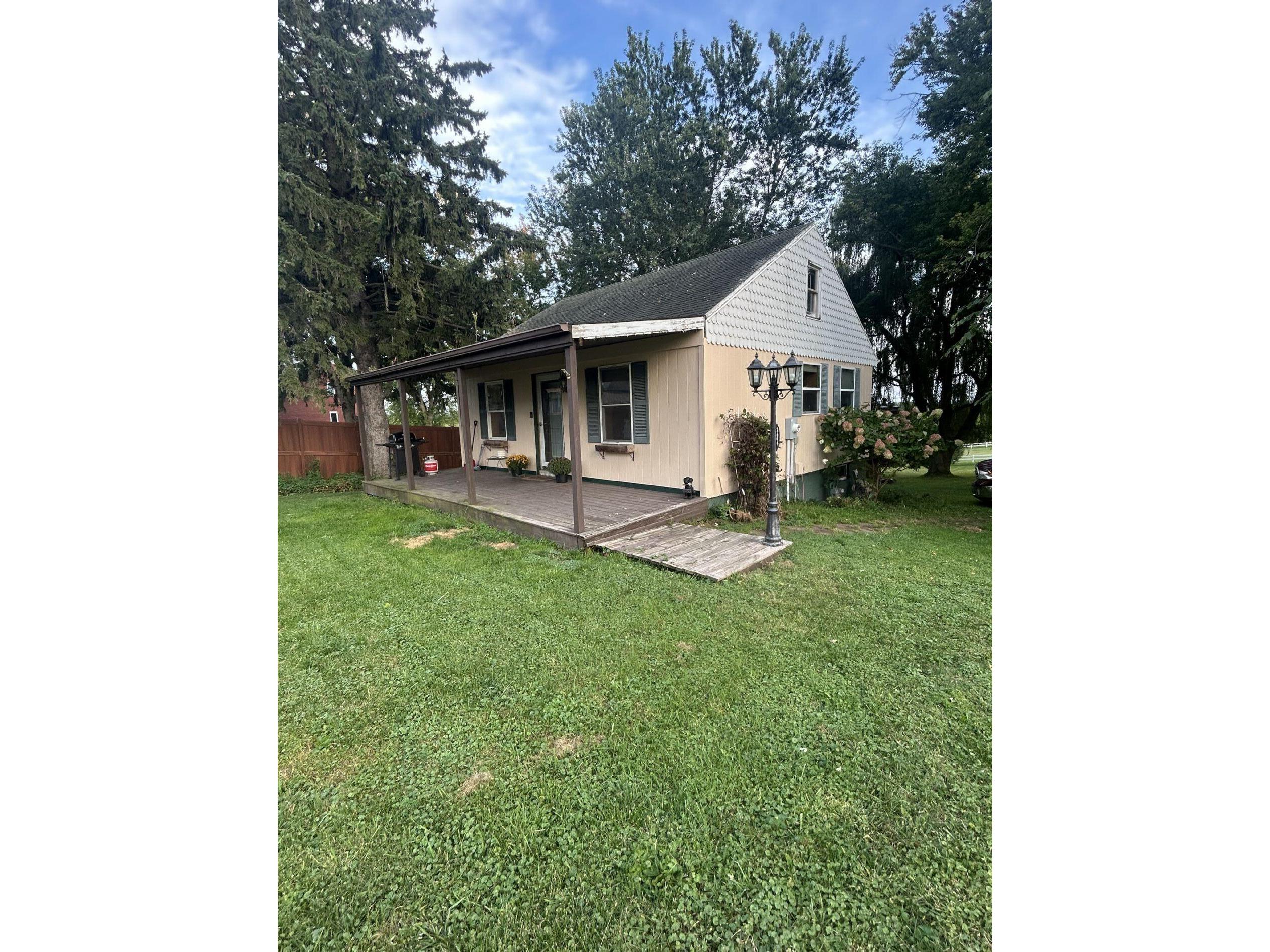 W2649 State Road 33 Greenfield WI 54601 1936103 image1