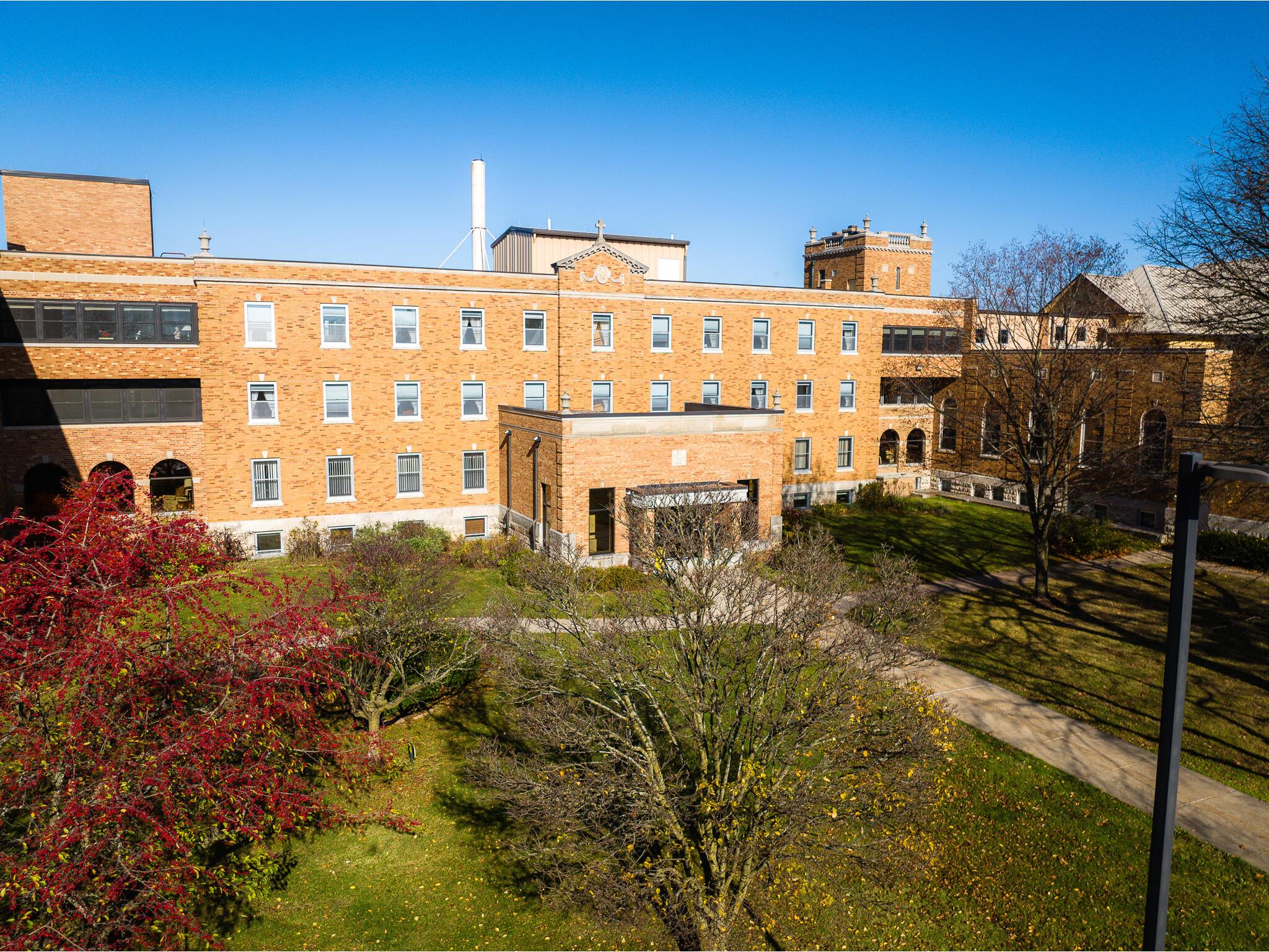 W2658 State Road 33 Greenfield WI 54601 1902543 image1