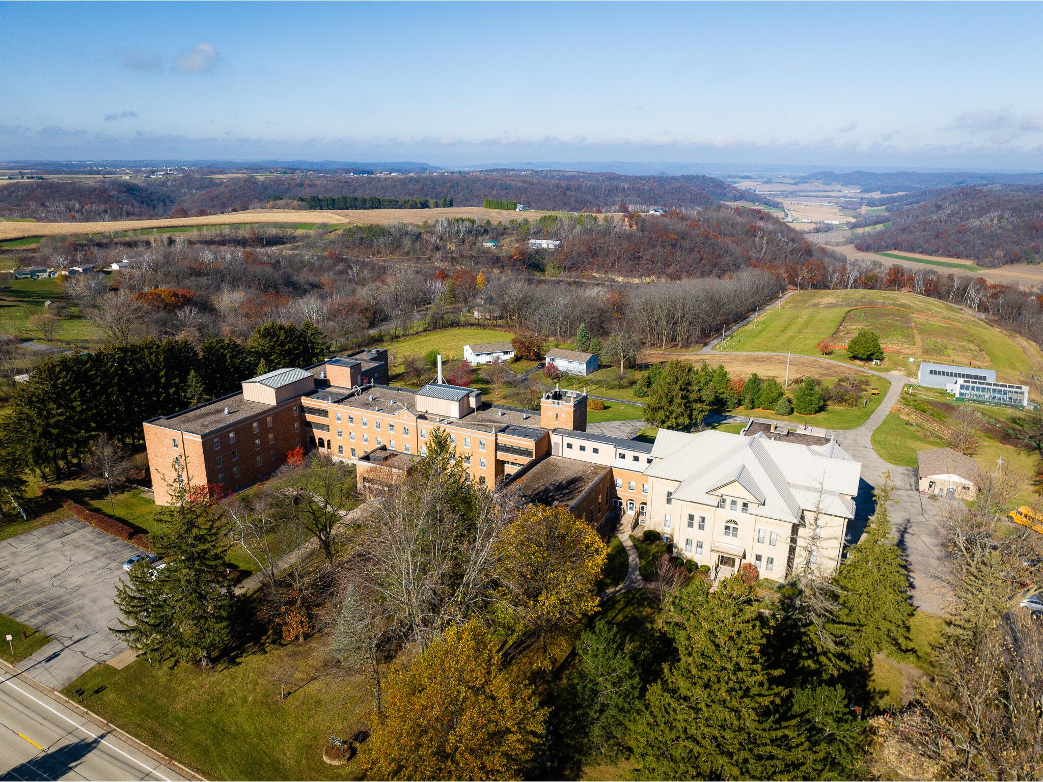 W2658 State Road 33 Greenfield WI 54601 1902543 image2